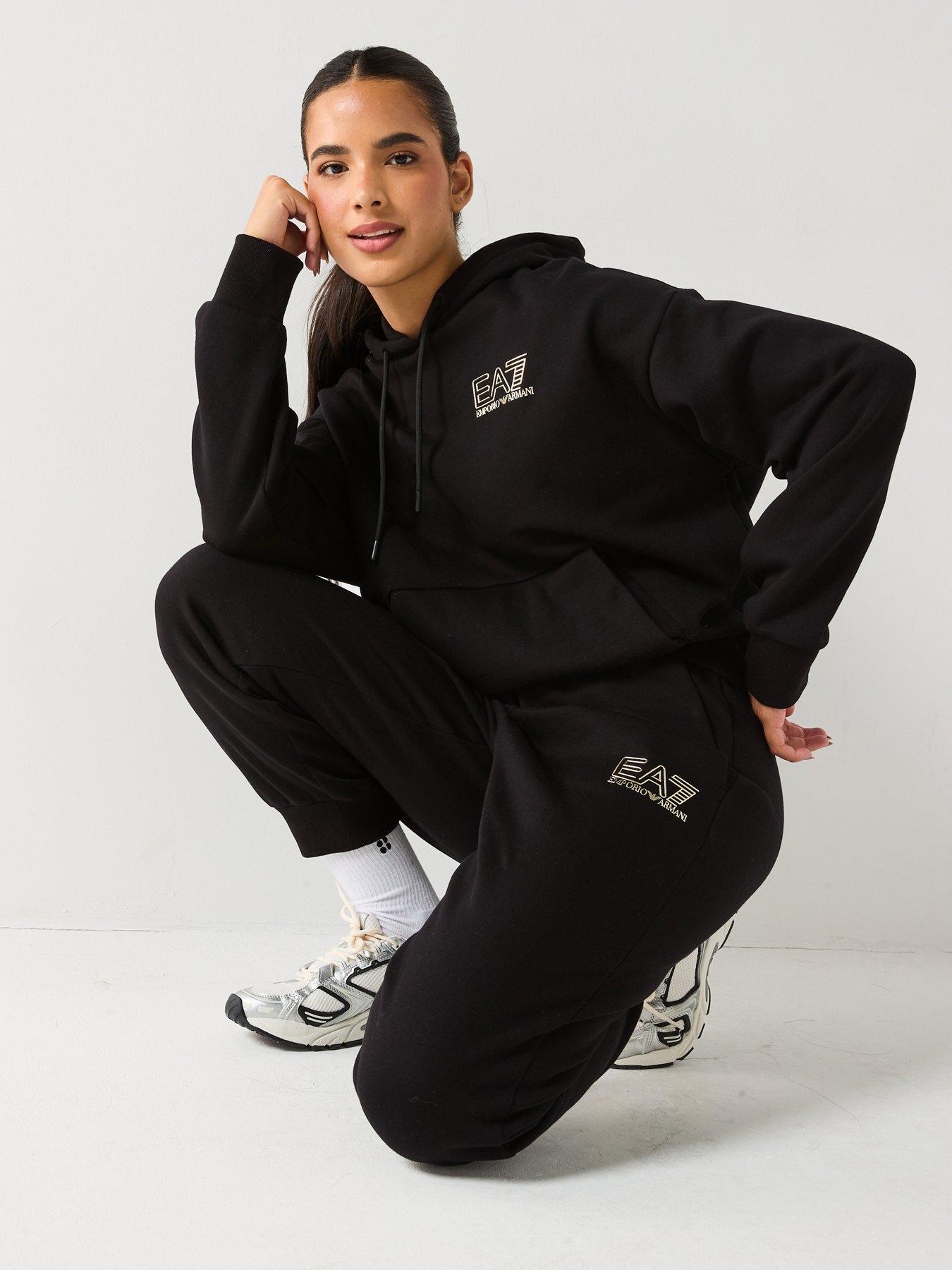 ea7-emporio-armani-train-visibility-logo-joggers-blackdetail