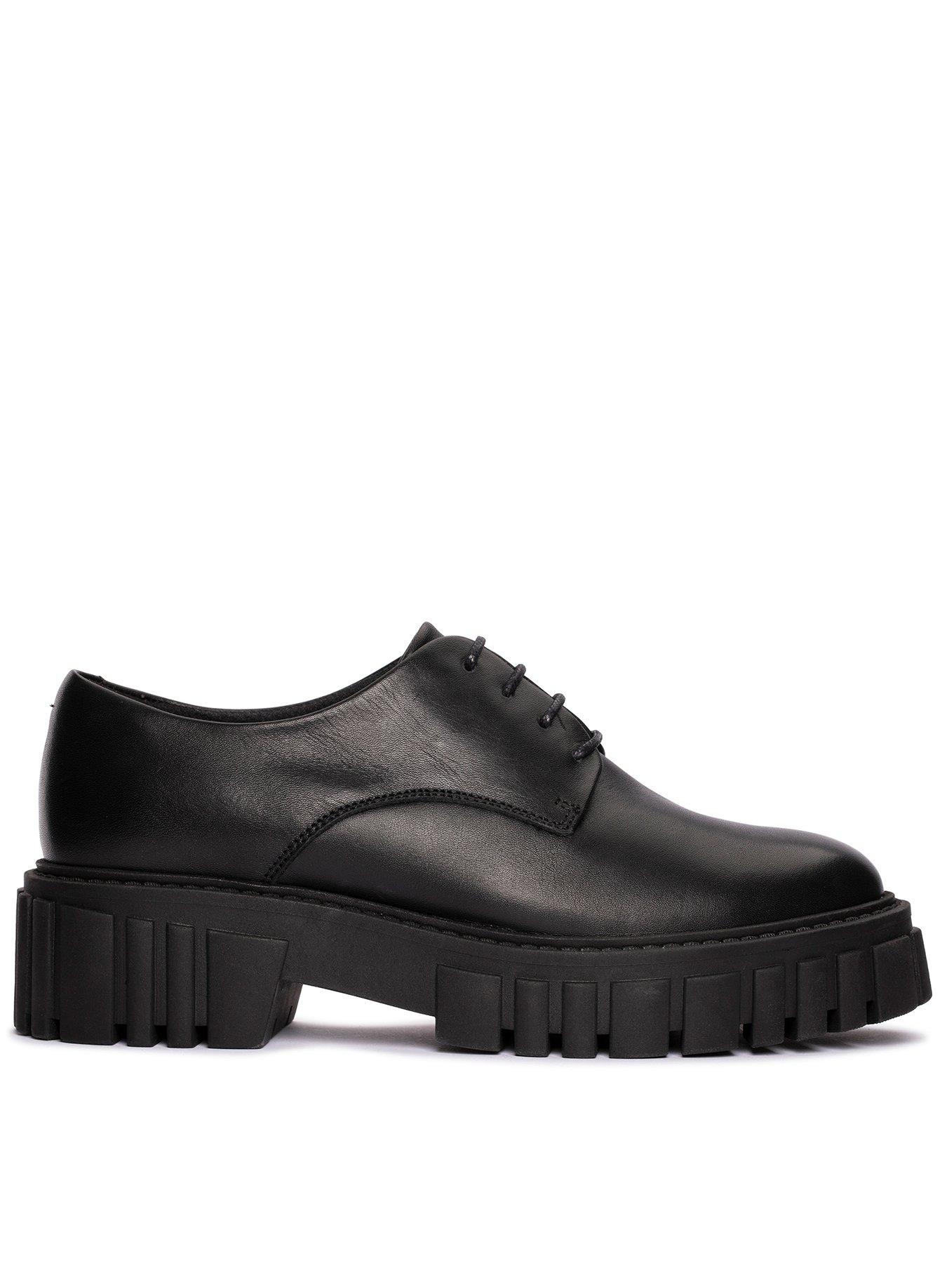 Image of Clarks Page Walk Leather Shoe - Black