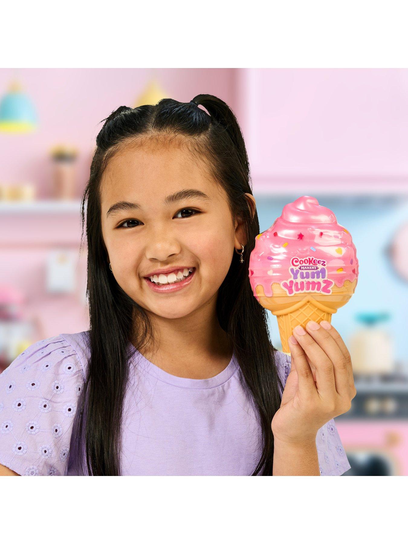 Image 2 of 7 of Cookeez Makery Cookeez Makery Yum Yumz