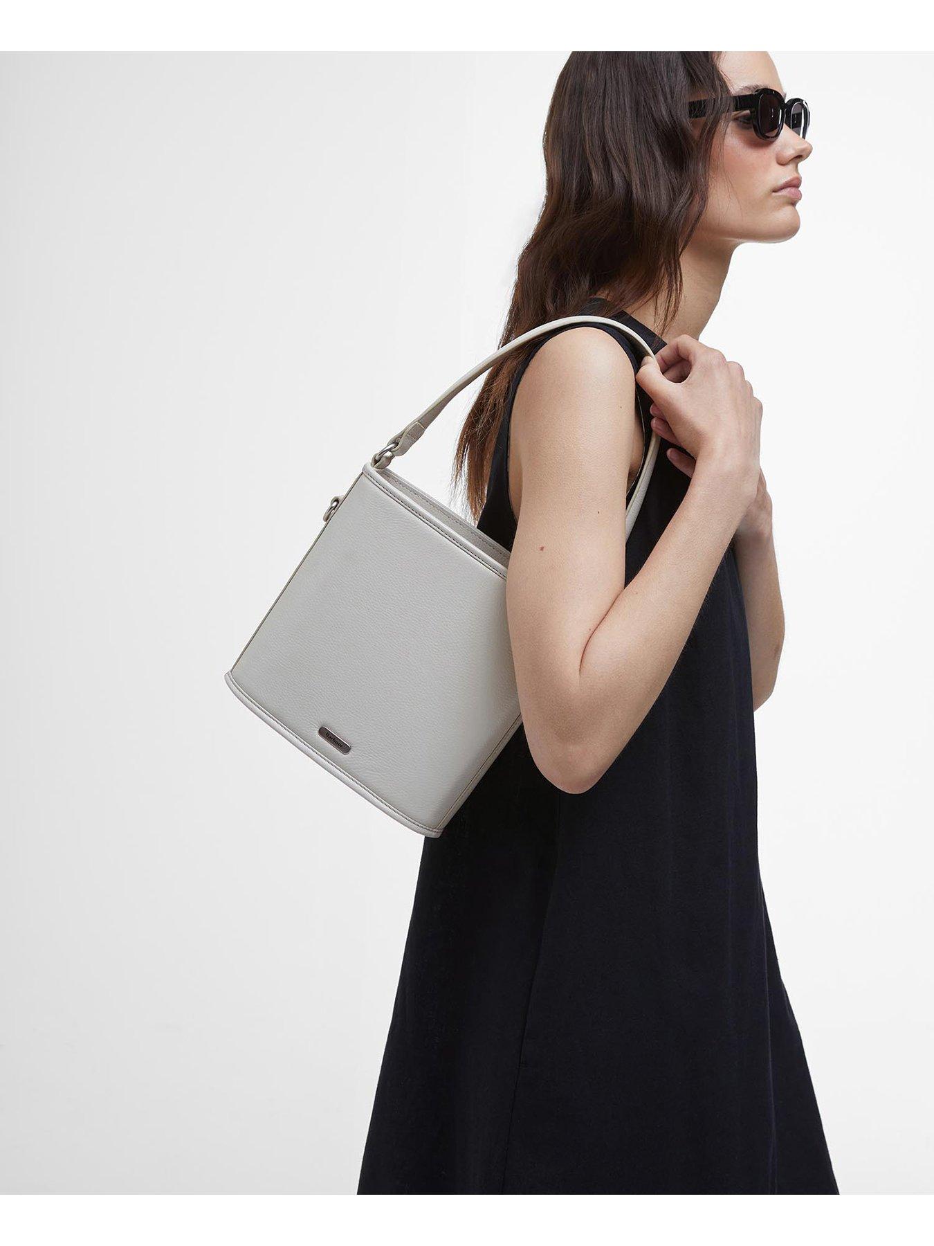 barbour-laire-leather-bucket-bag-beigestillFront