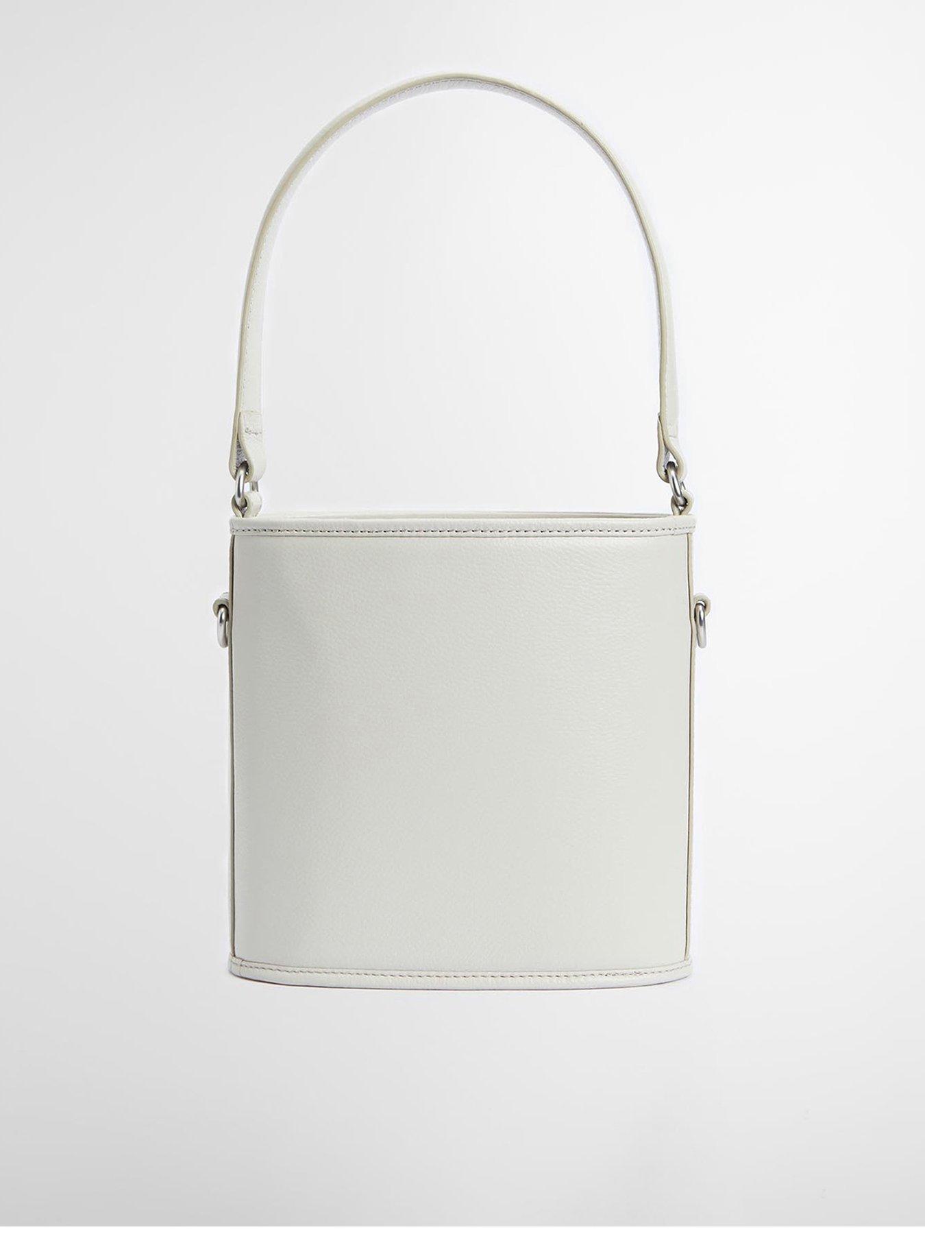 barbour-laire-leather-bucket-bag-beigeback