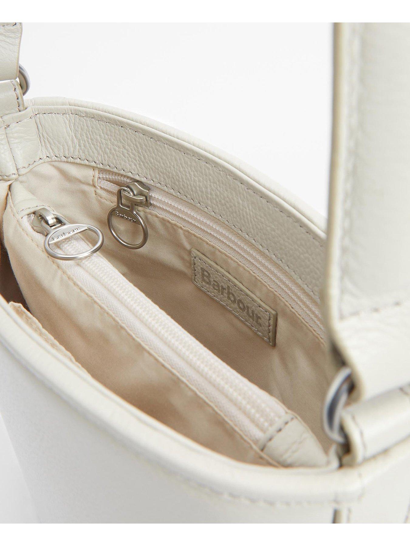 barbour-laire-leather-bucket-bag-beigedetail
