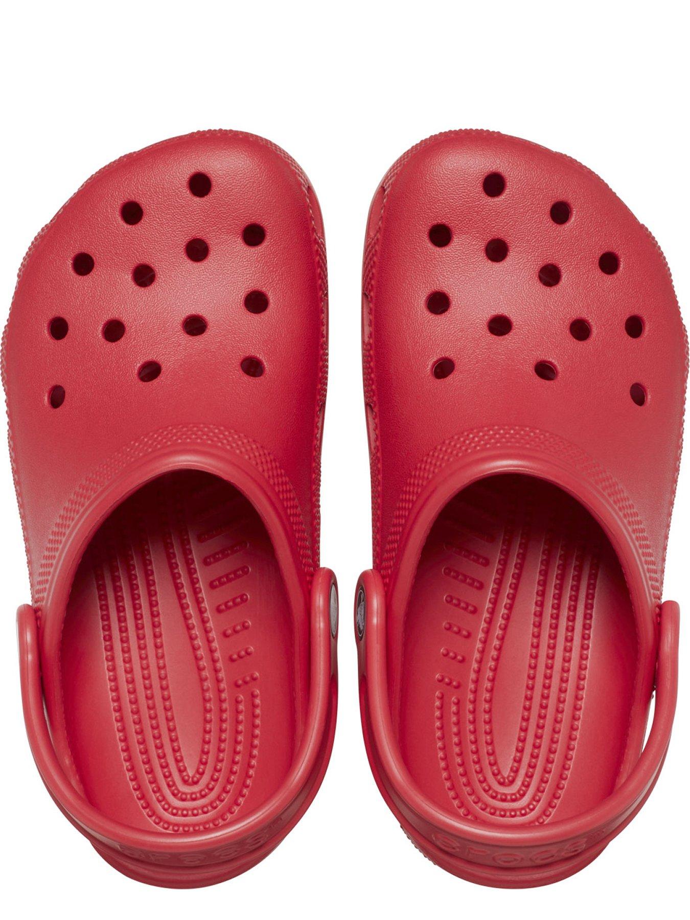 crocs-classic-clog-t-redoutfit