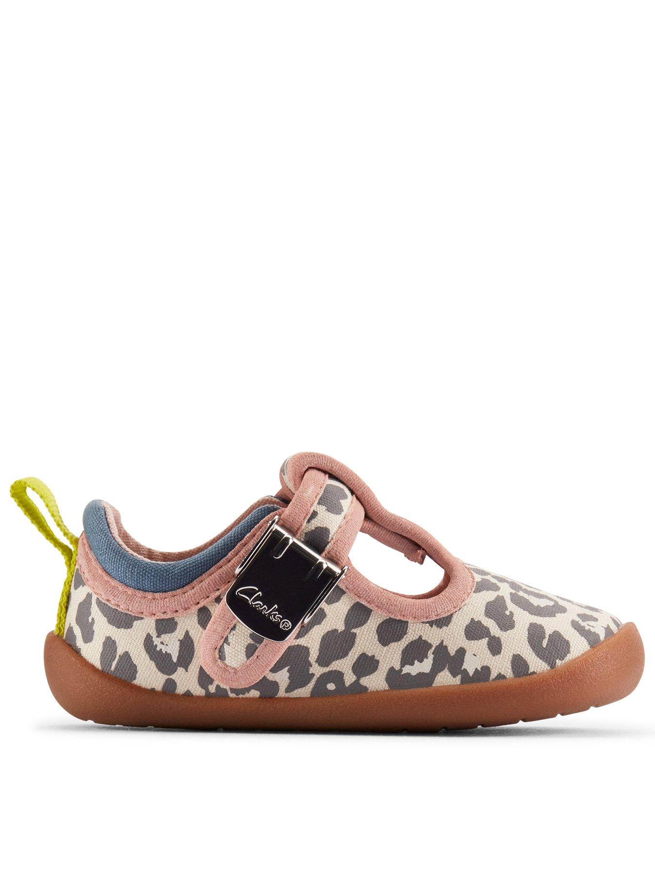 Image of Clarks Roamer Vibe T.