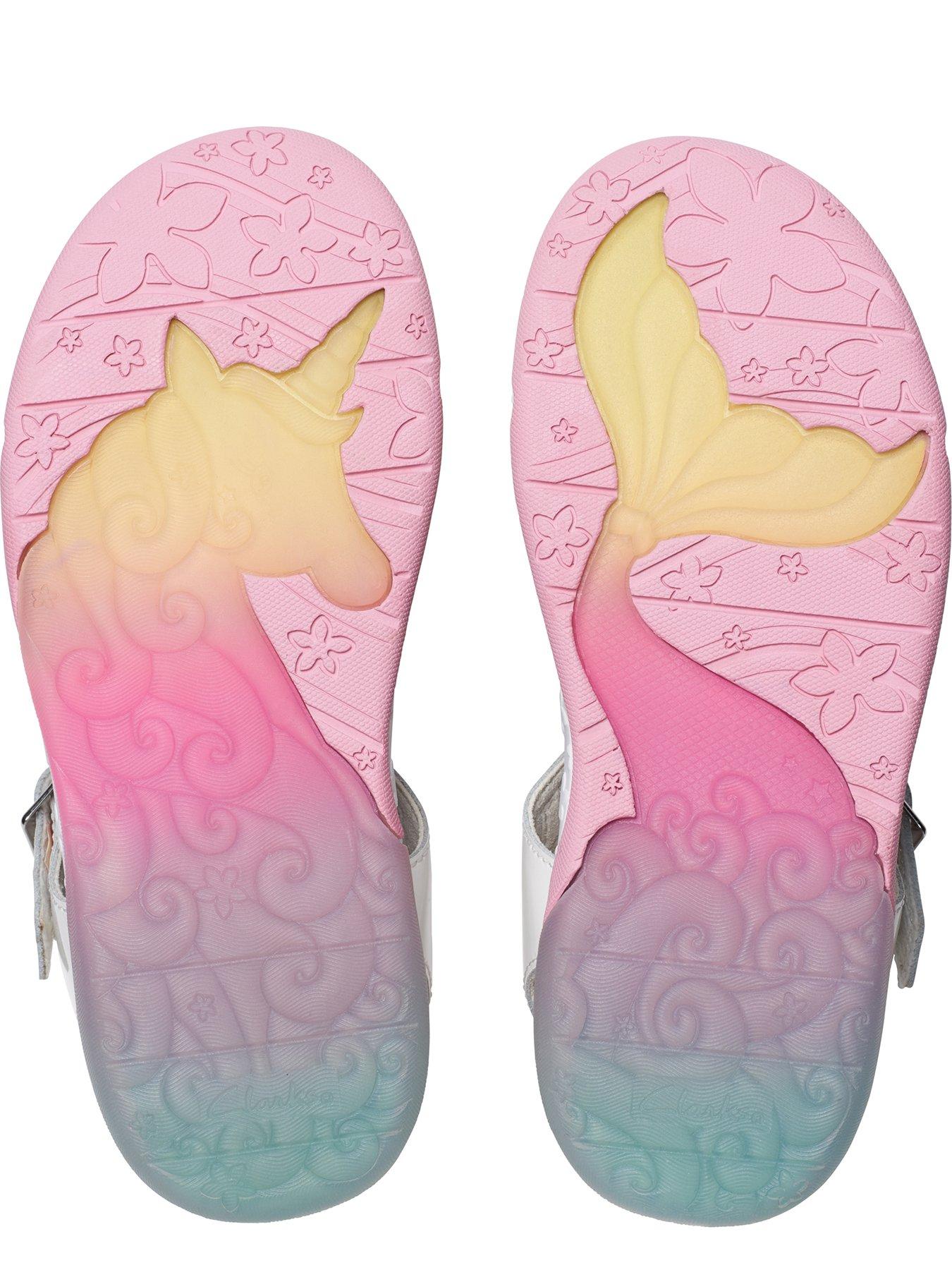 clarks-osian-charm-k-whitedetail