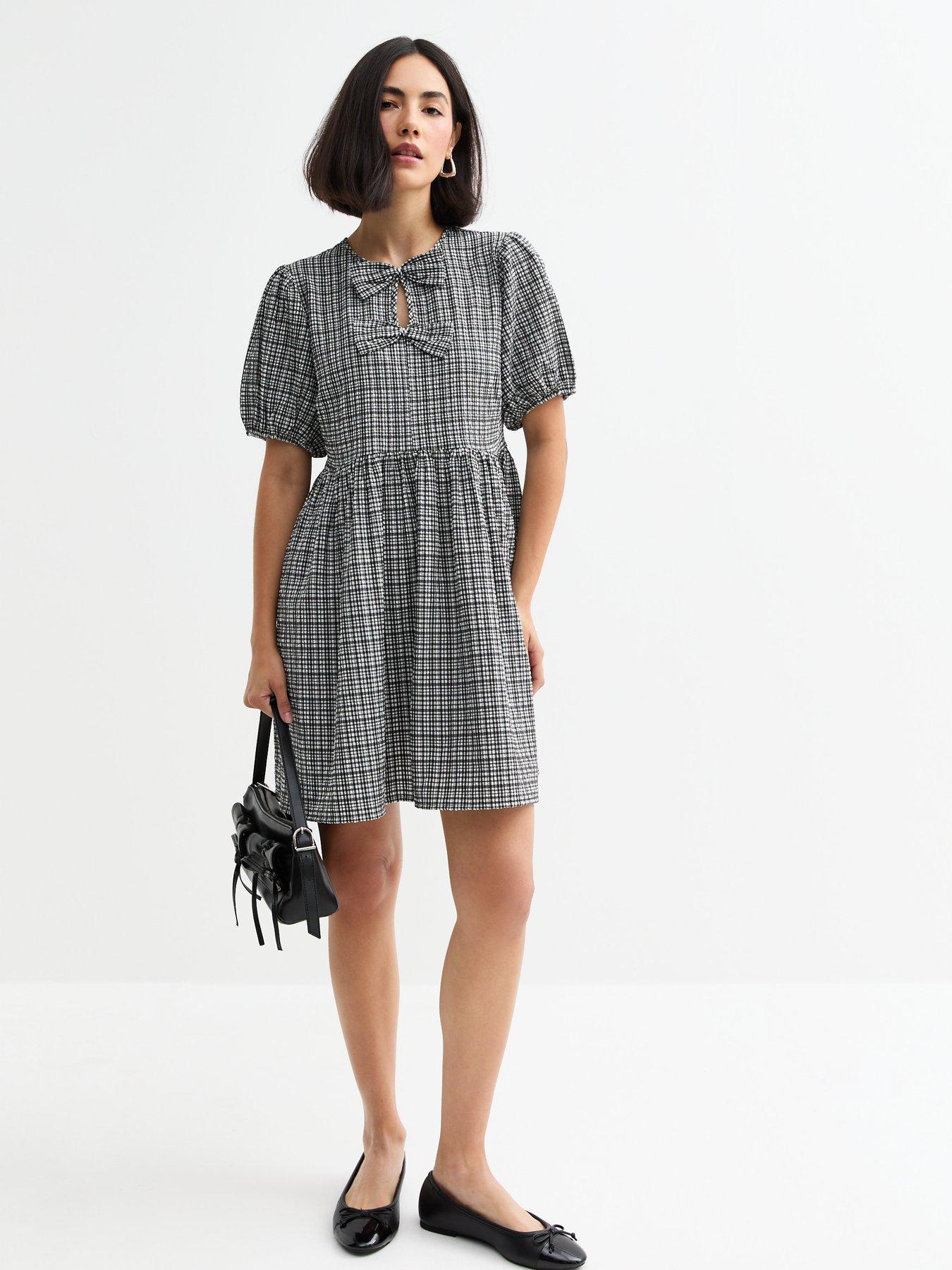 Image 3 of 4 of New Look Gingham Bow Front Mini Dress - Black