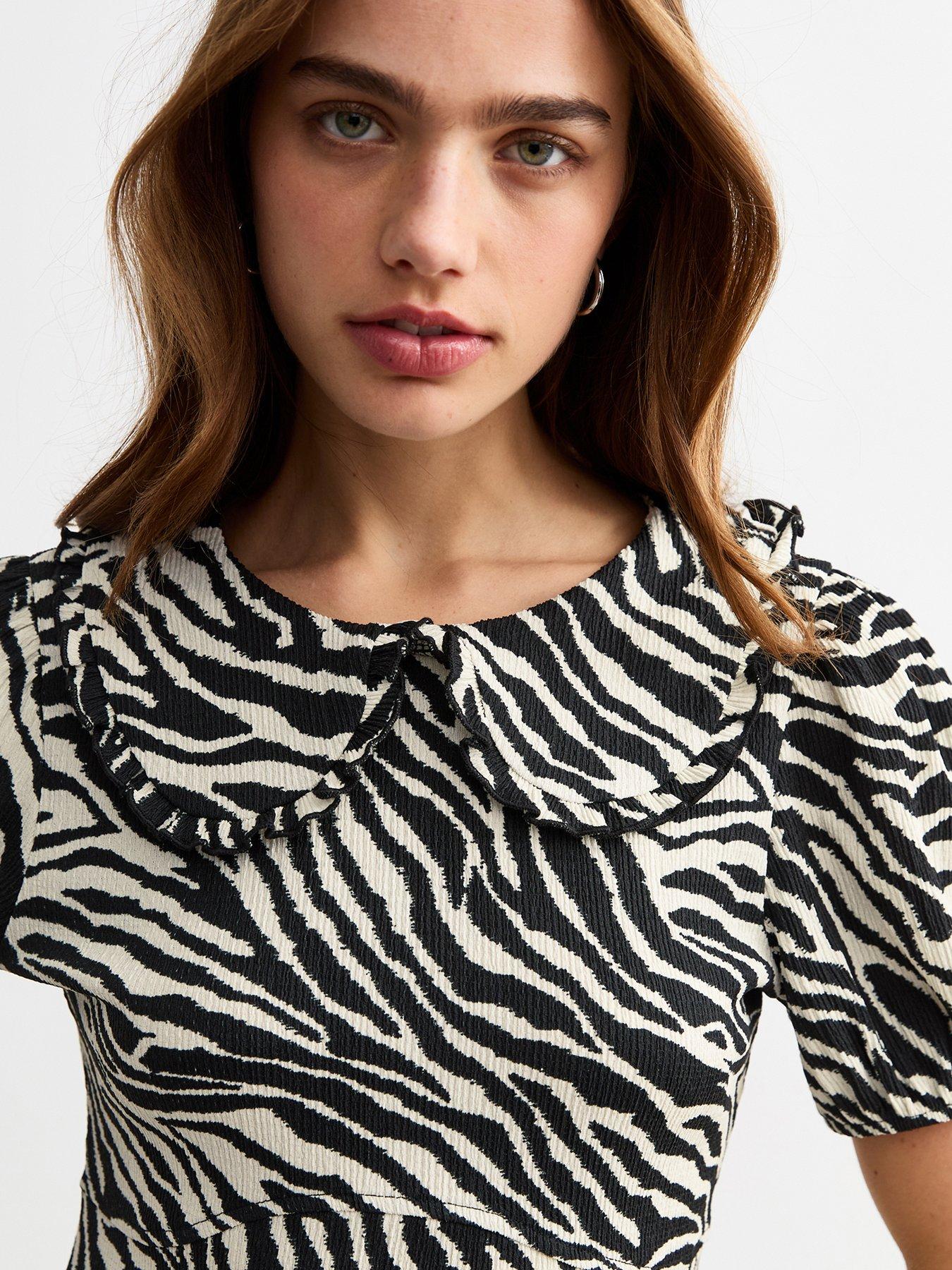 new-look-black-zebra-crinkled-mini-dress-printoutfit