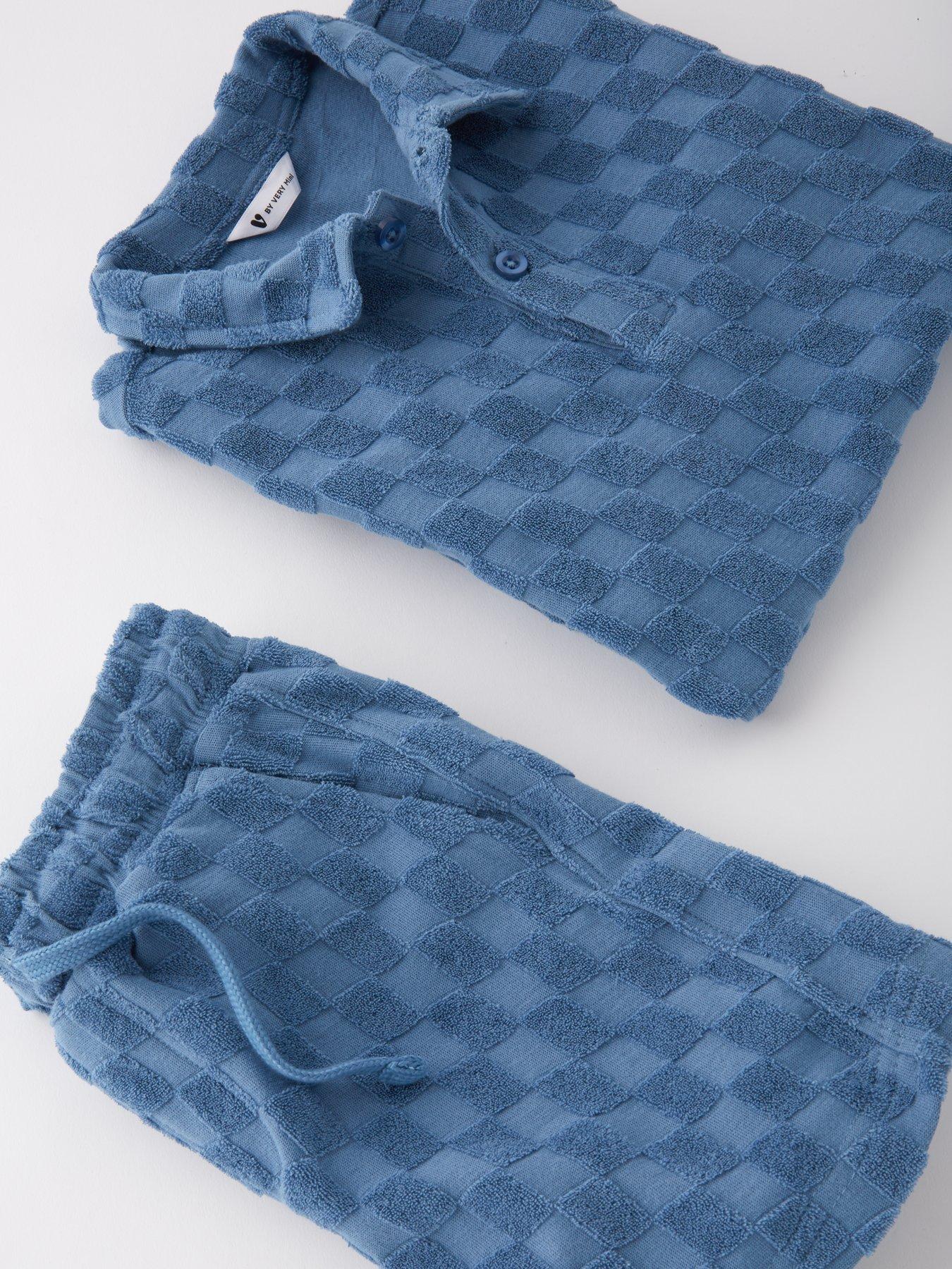 mini-v-by-very-boys-chequerboard-towelling-polo-and-short-set-bluedetail