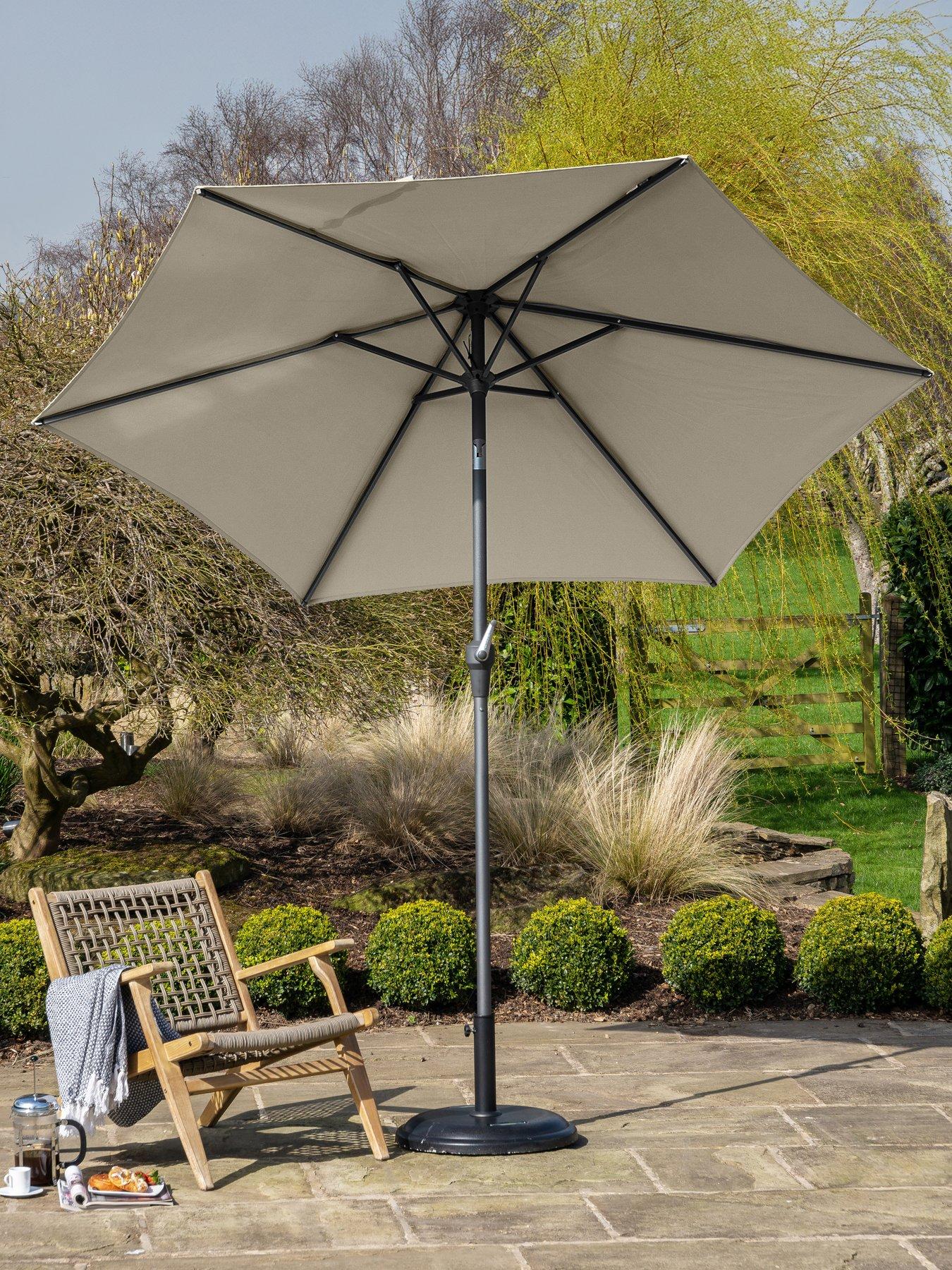 Image 3 of 6 of Pacific Lifestyle Riva 2.5m Round Champagne Parasol