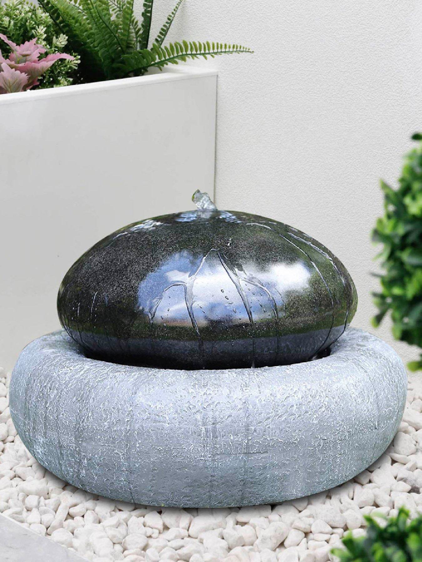 Streetwize Solar-Powered Black Pebble Water Fountain