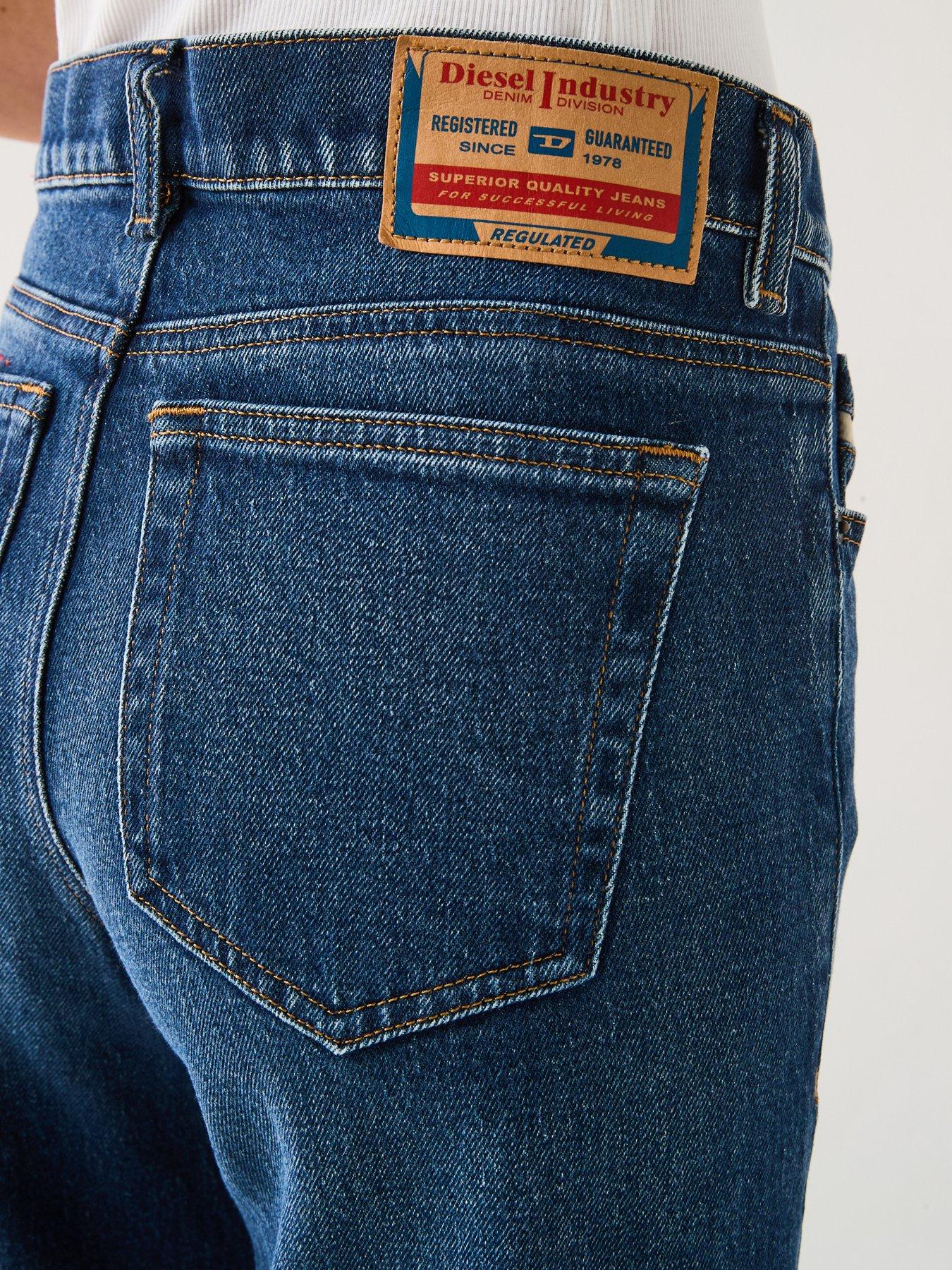 diesel-1978-d-akemi-wide-flare-jeans-dark-washoutfit