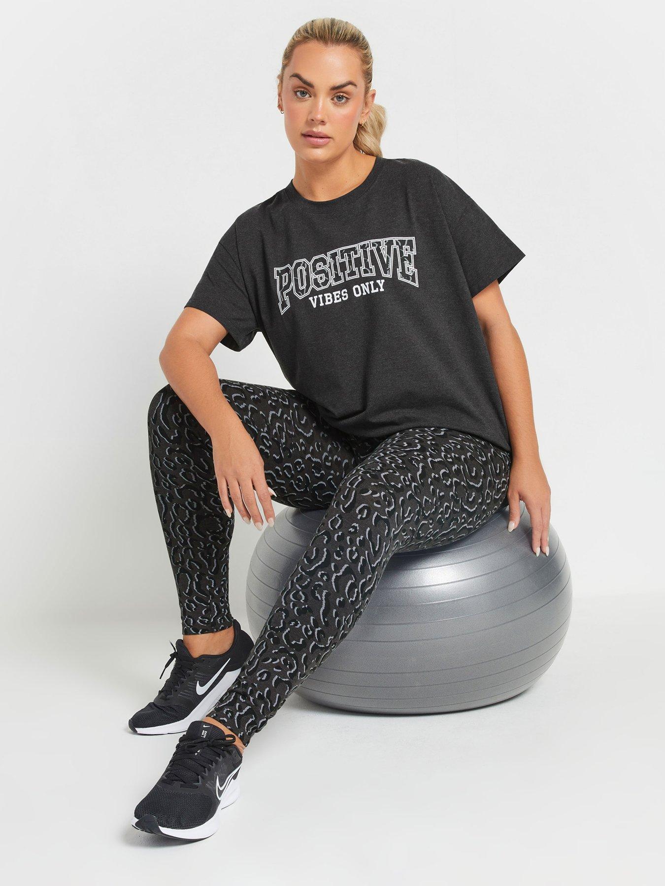 yours-curve-abstract-animal-leggings-greyoutfit