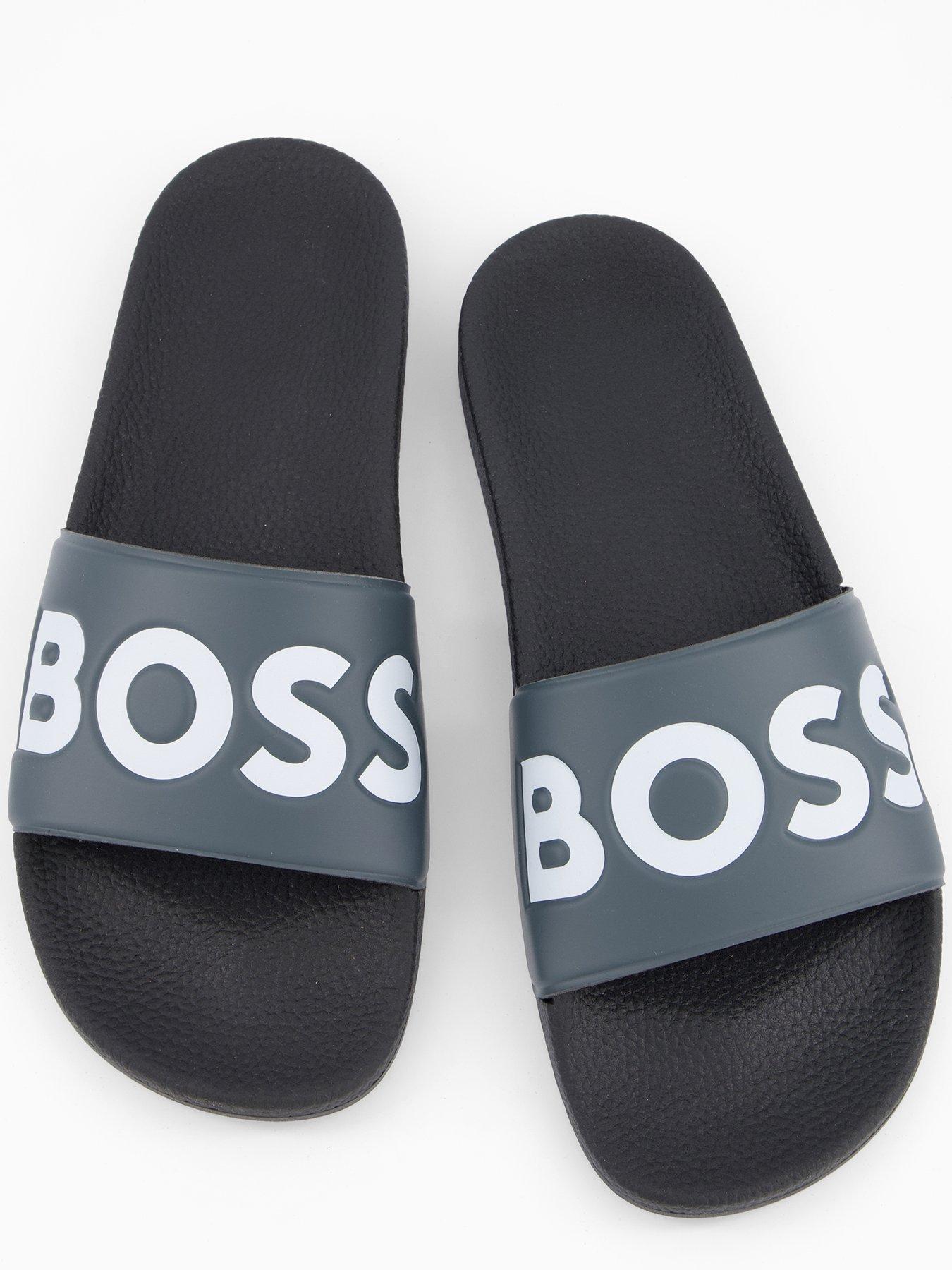 boss-aryeh-contrast-logo-sliders--greywhite-medium-greyoutfit