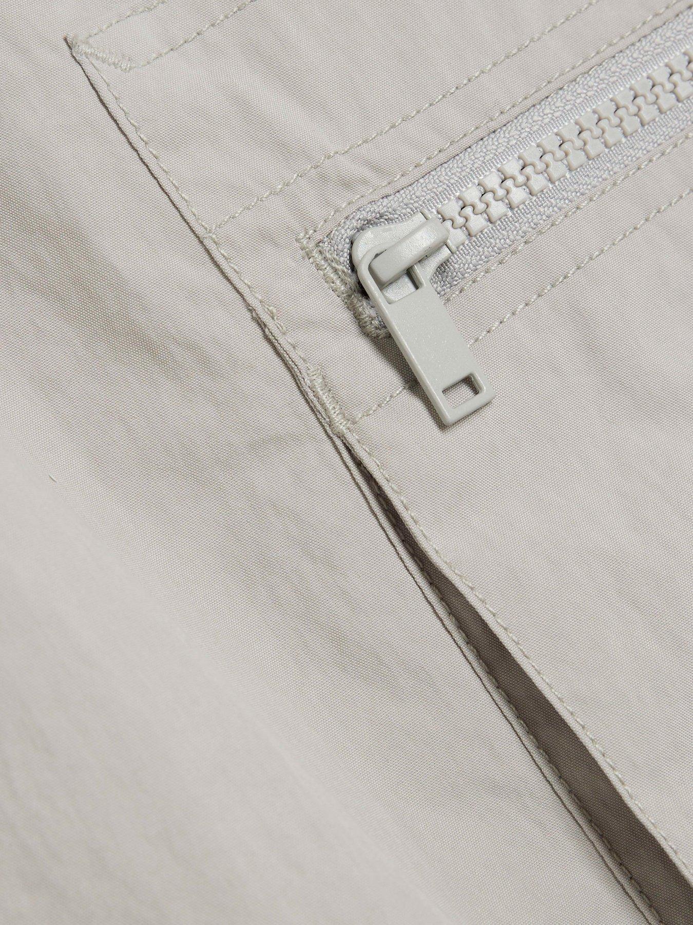 river-island-hilson-cargo-shorts-greydetail