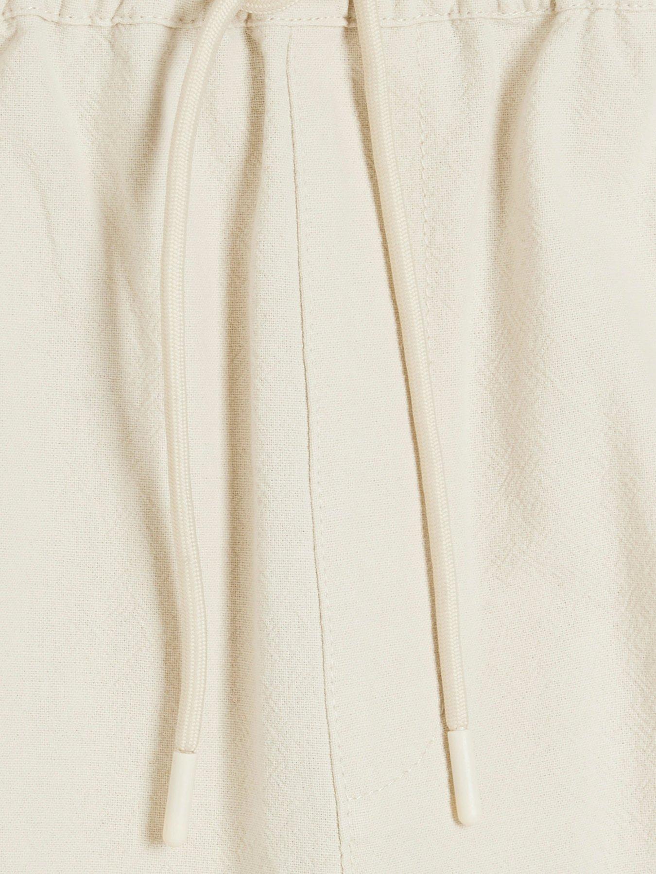 river-island-barkley-pull-on-shorts-beigedetail