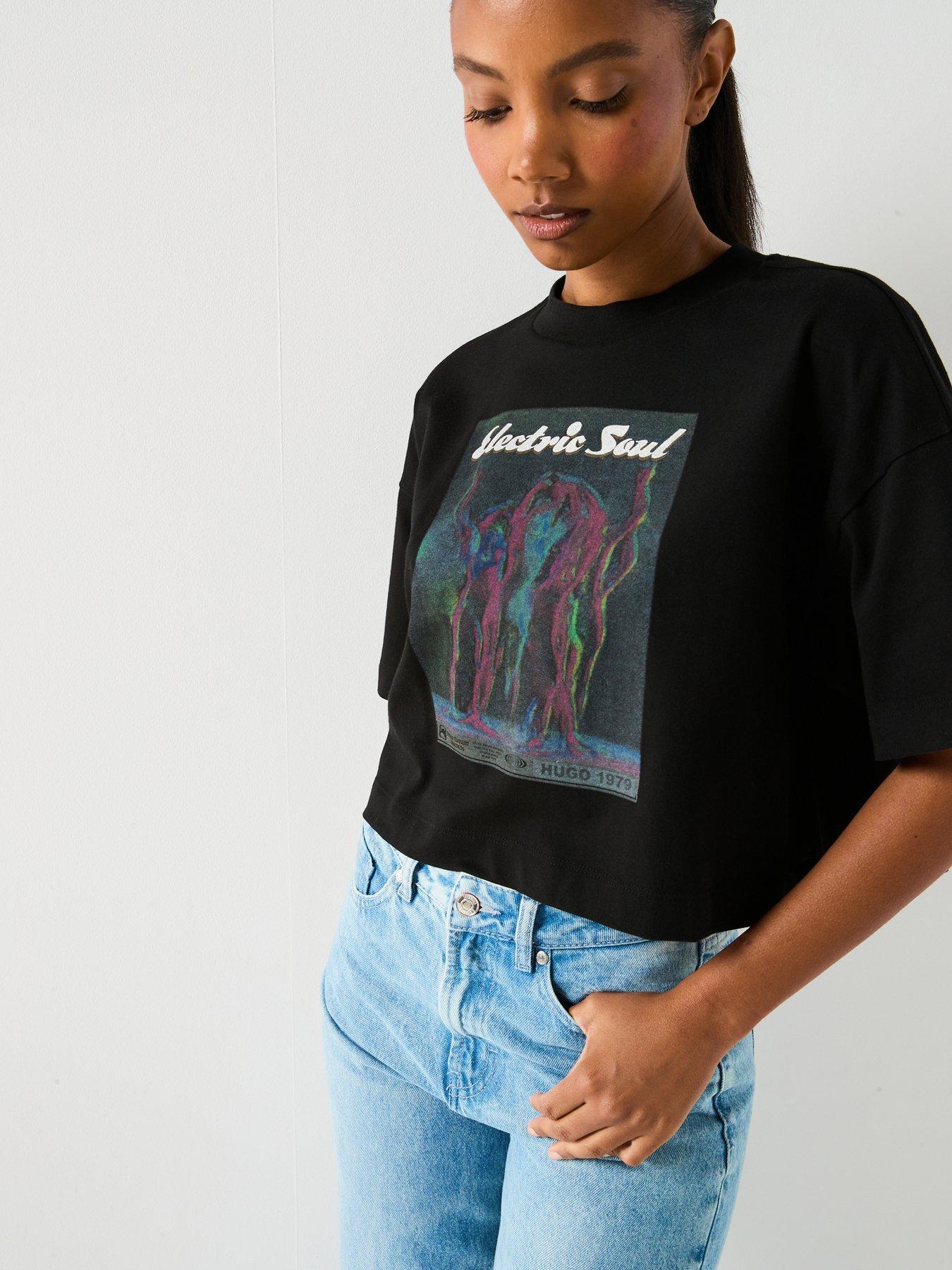 hugo-cropped-graphic-t-shirt-blackdetail