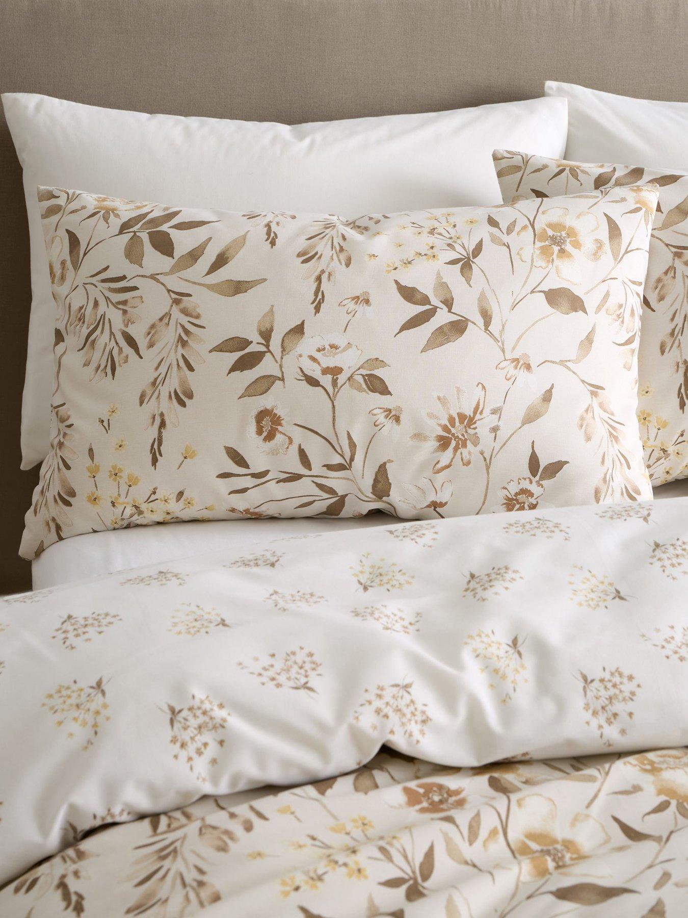 catherine-lansfield-isadora-floral-duvet-cover-setdetail