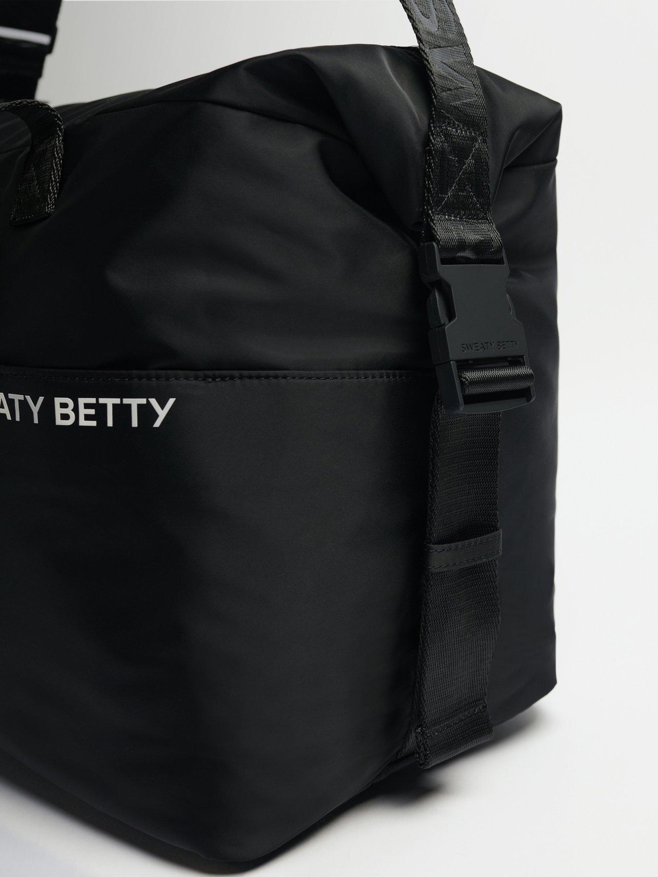 sweaty-betty-womens-training-strive-gym-bag-blackback