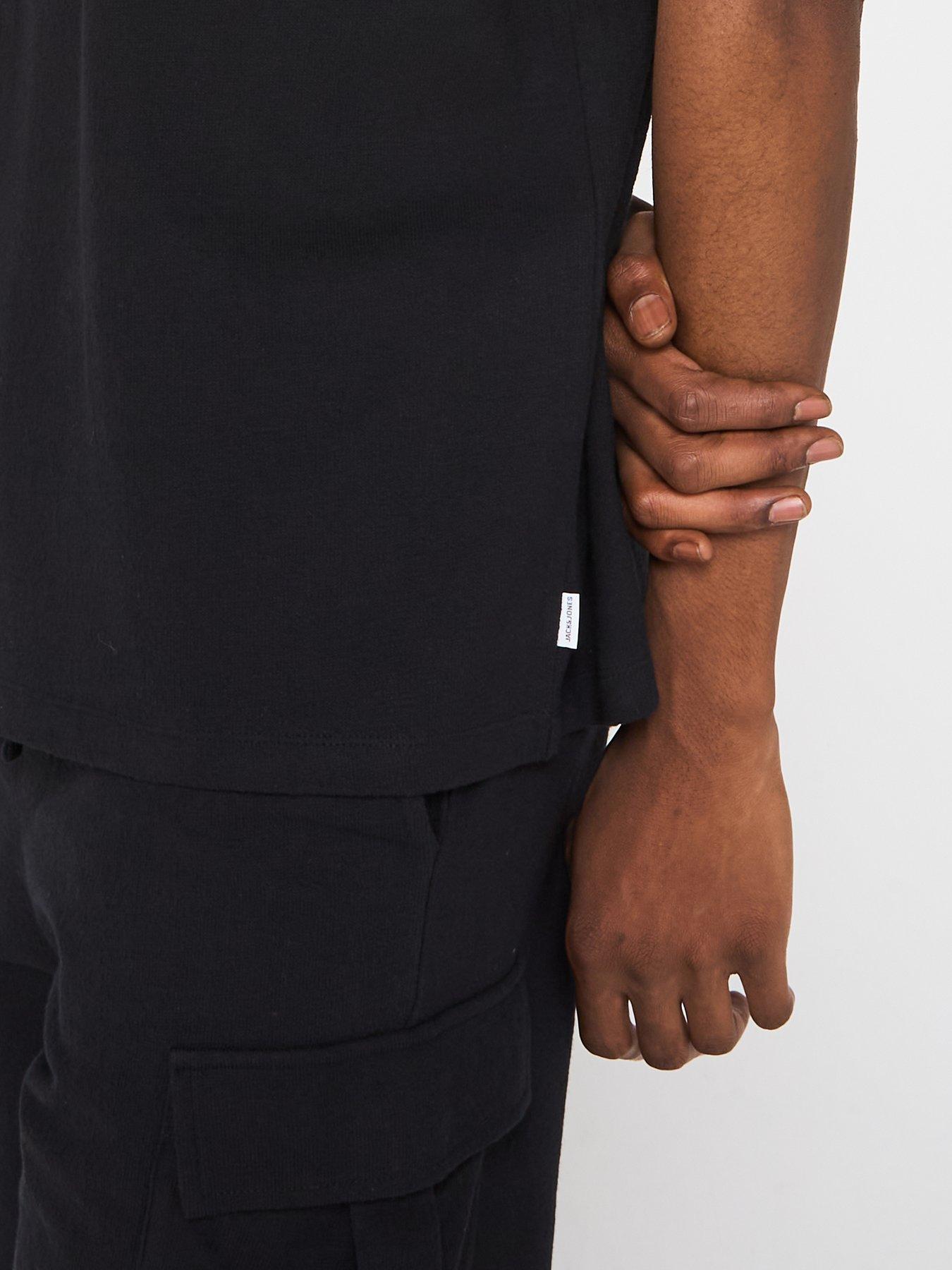 jack-jones-osmos-t-shirt-cargo-shorts-set-blackoutfit