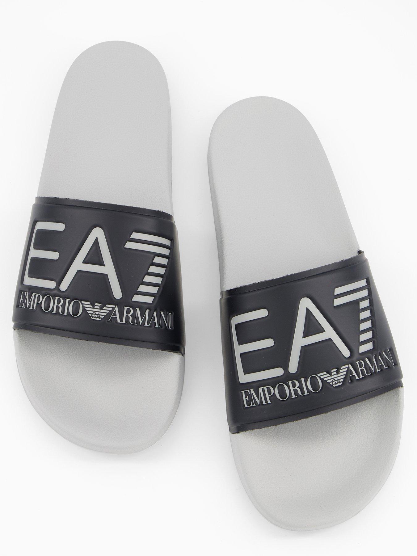 ea7-emporio-armani-logo-sliders-multioutfit