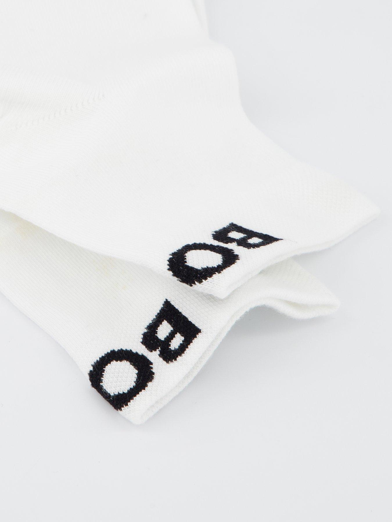 boss-2-pack-logo-ankle-sock-whiteoutfit
