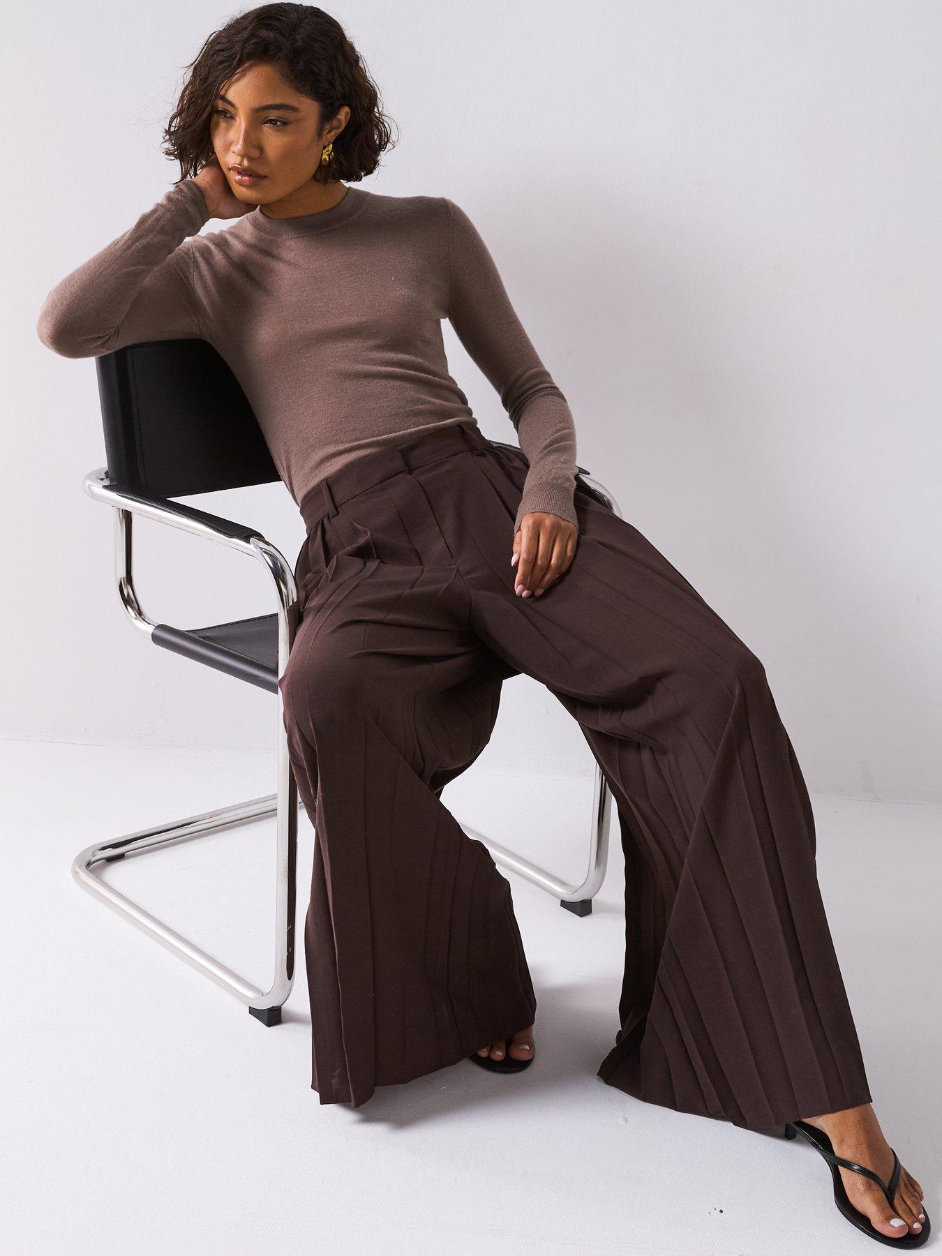 Image 4 of 6 of JOSEPH Plisse Pant - Dark Brown