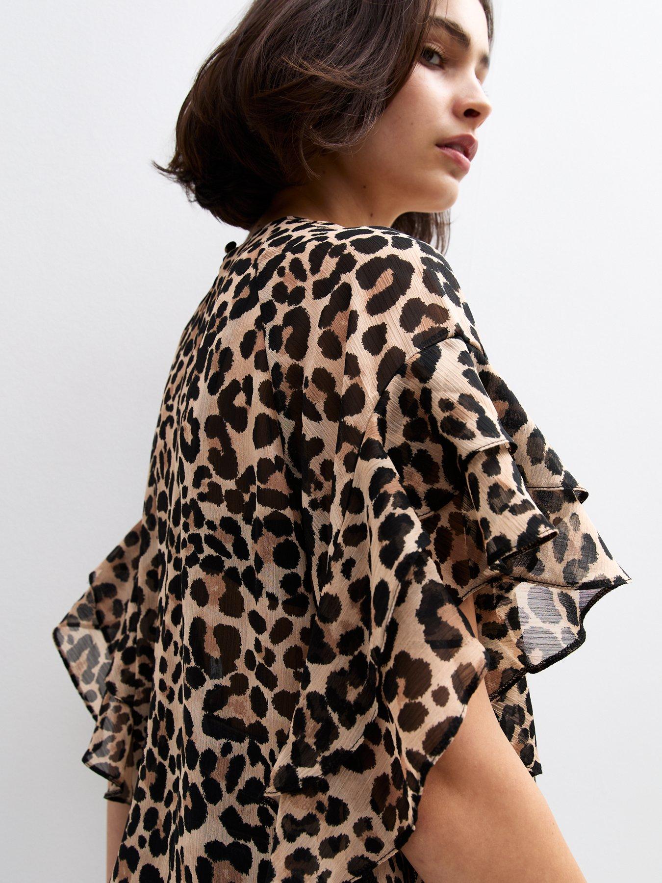 new-look-brown-leopard-print-frill-sleeve-blouseoutfit