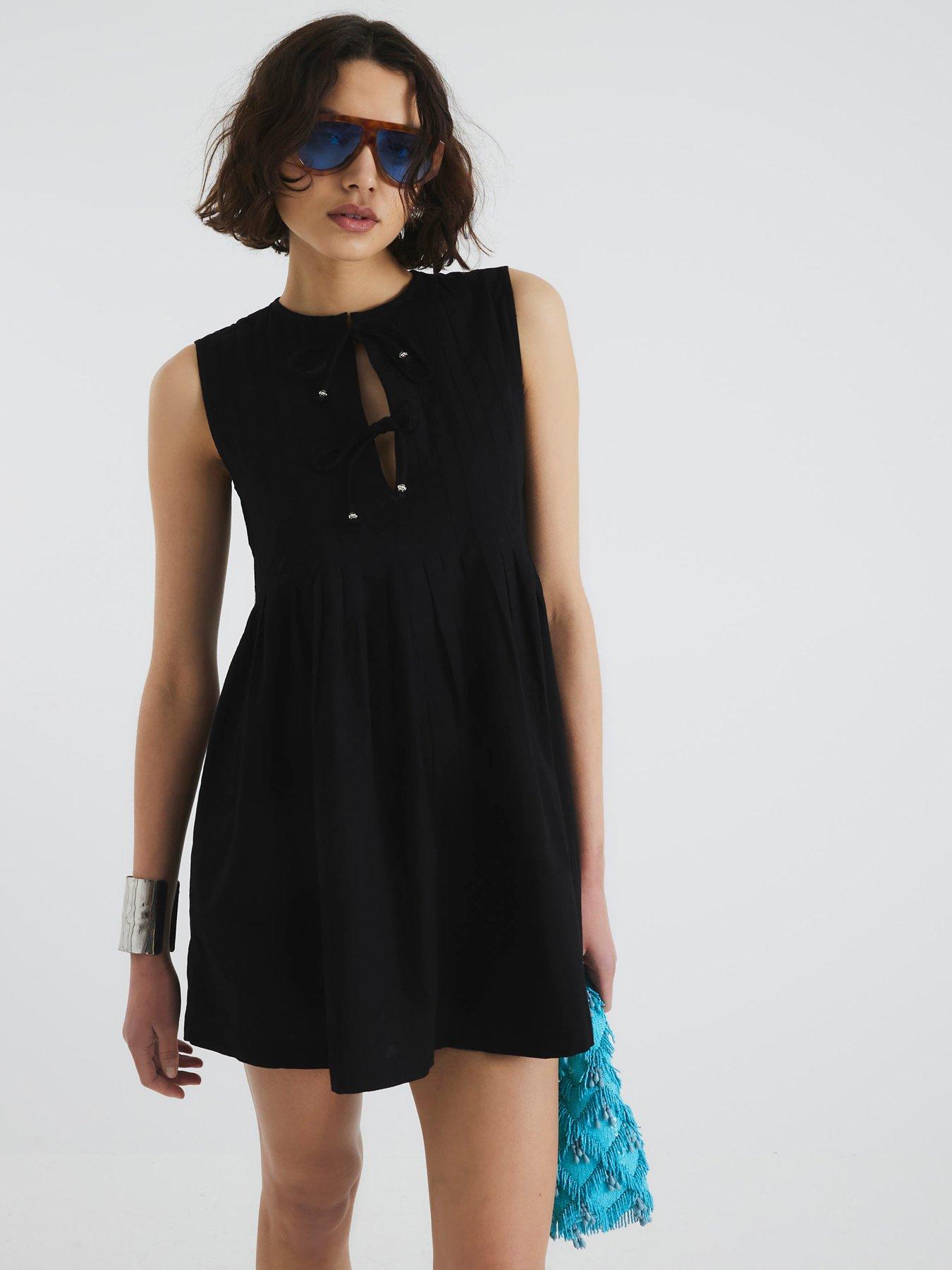 river-island-pleated-swing-mini-dress-blackfront