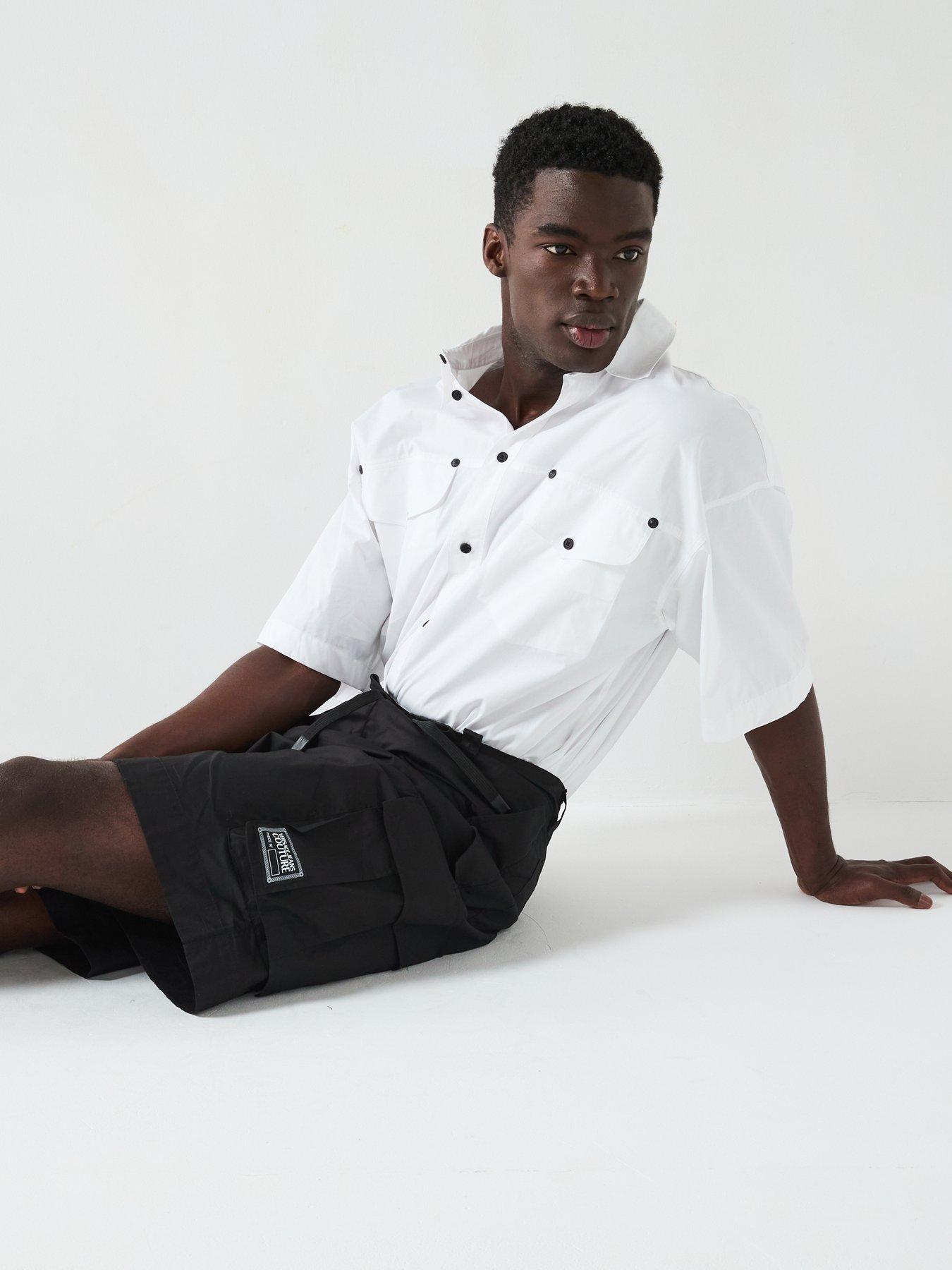 versace-jeans-couture-cargo-logo-shorts-blackoutfit