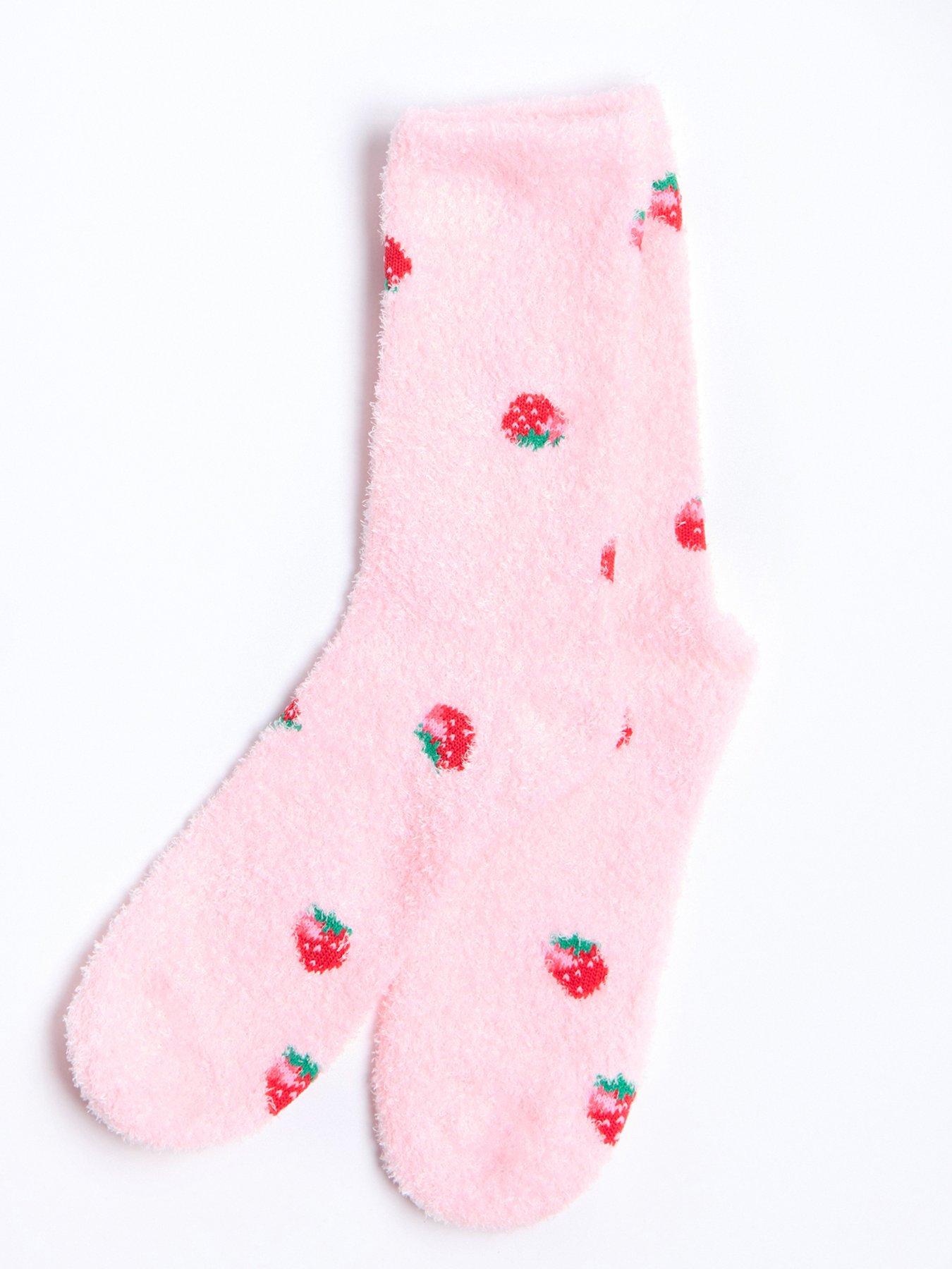 boux-avenue-strawberry-cosy-ankle-sock-pink-mixoutfit