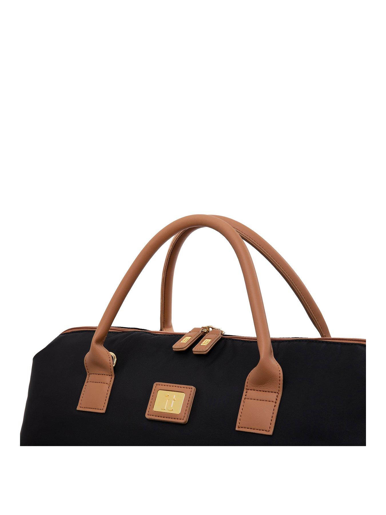 it-luggage-alluring-black-holdallstillFront