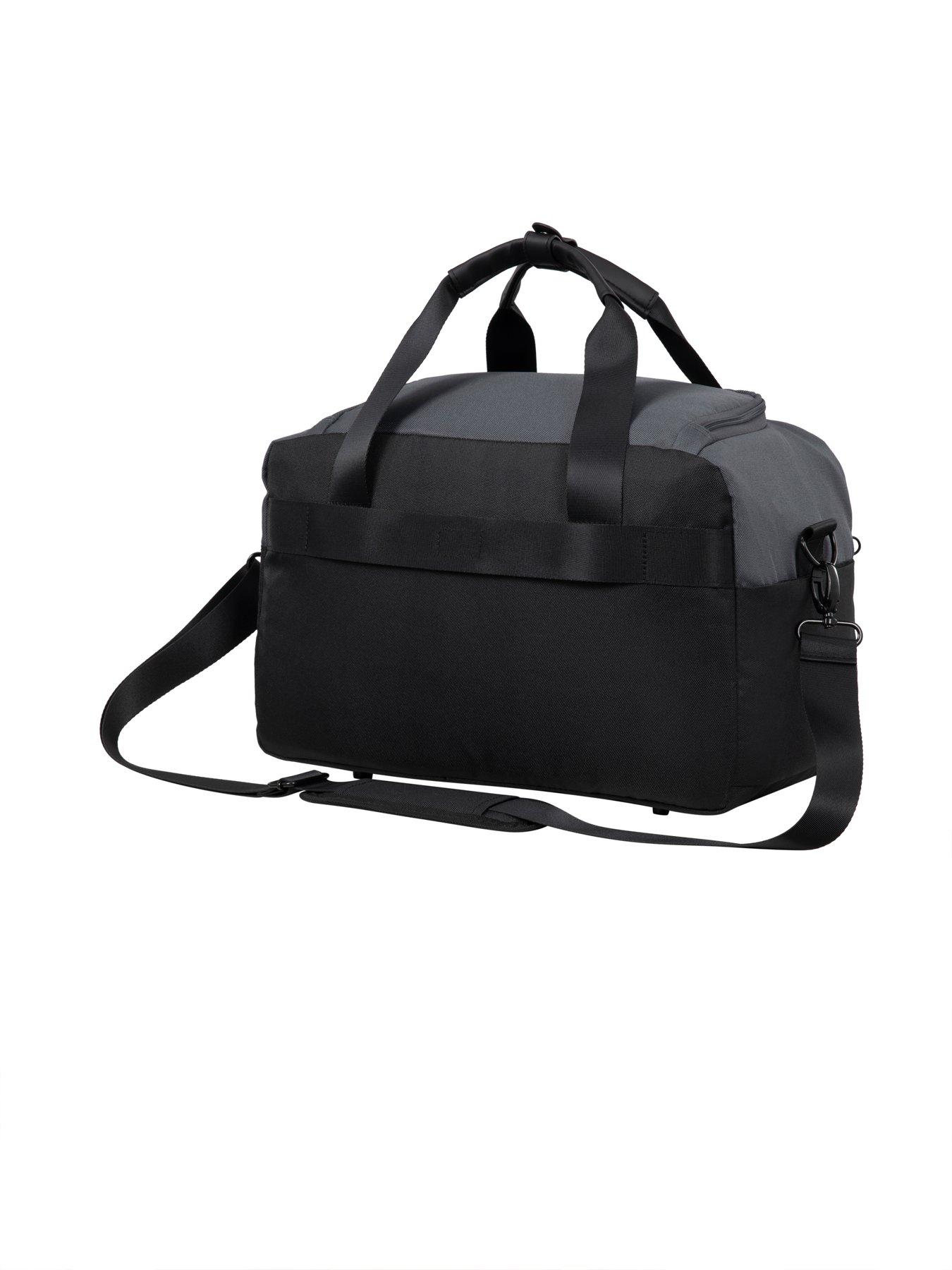 it-luggage-duo-tone-pewterblack-holdall-bagback