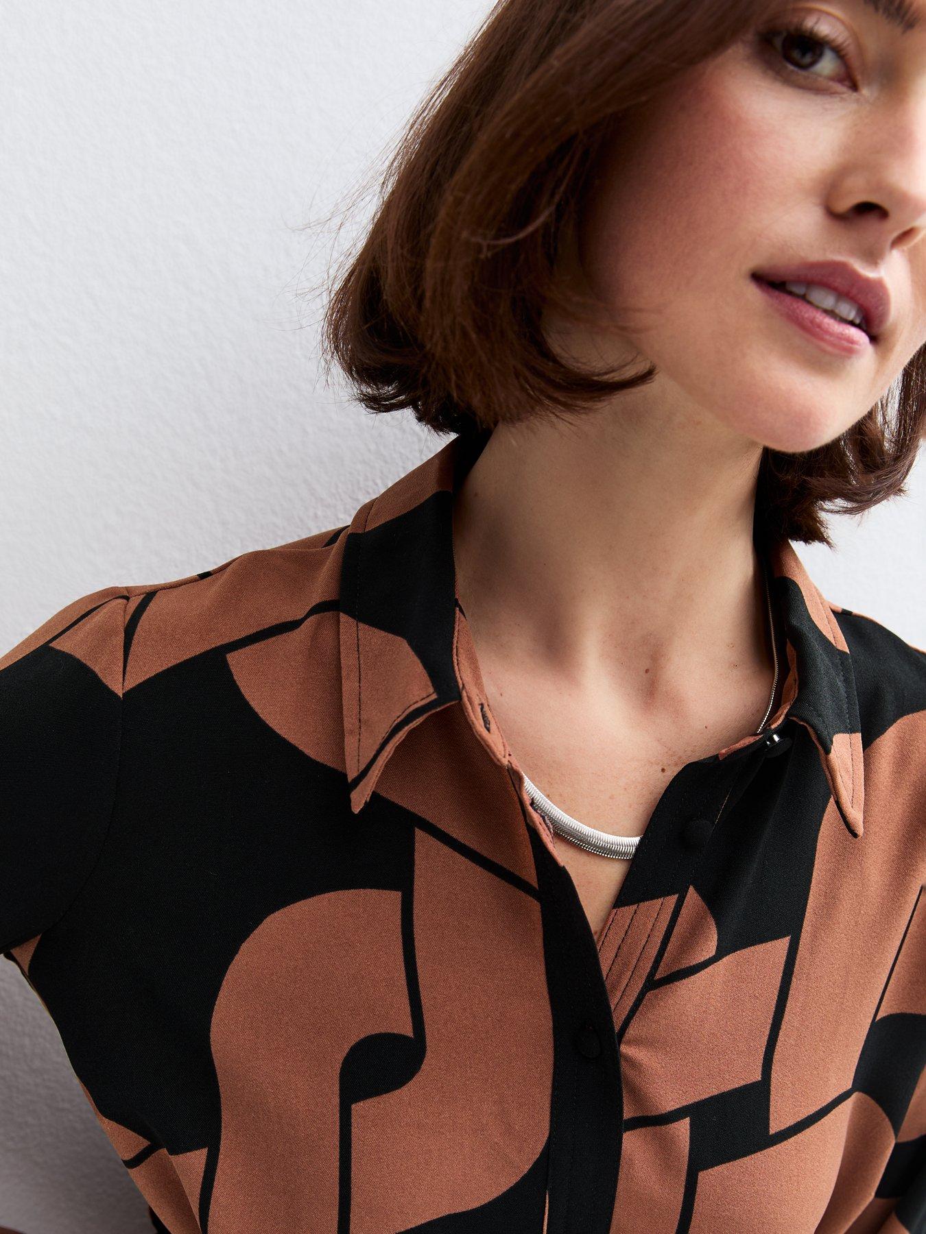 new-look-brown-chain-print-belted-midi-shirt-dressoutfit