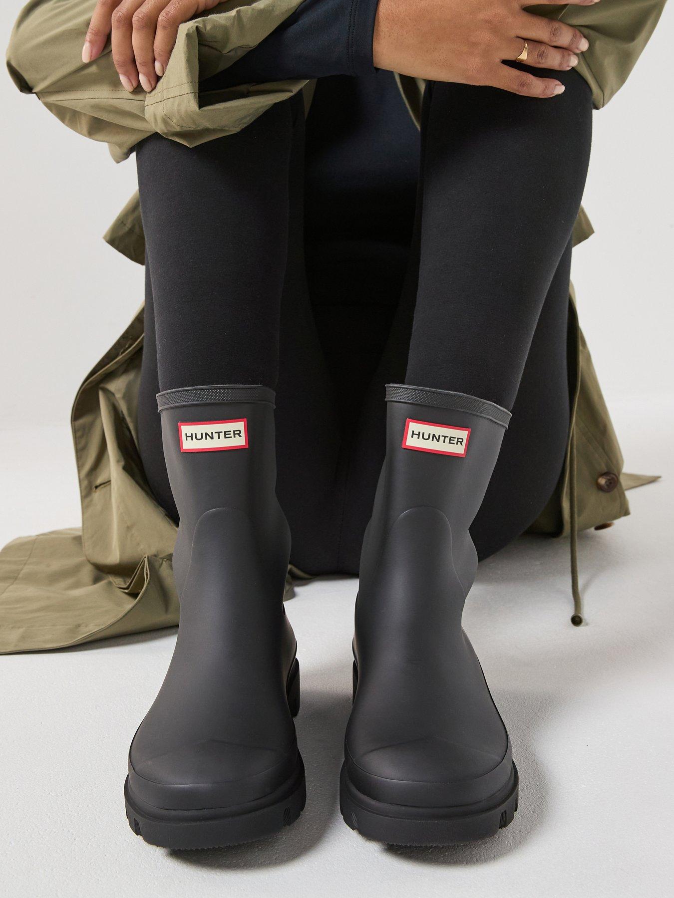 hunter-downpour-short-boots-black