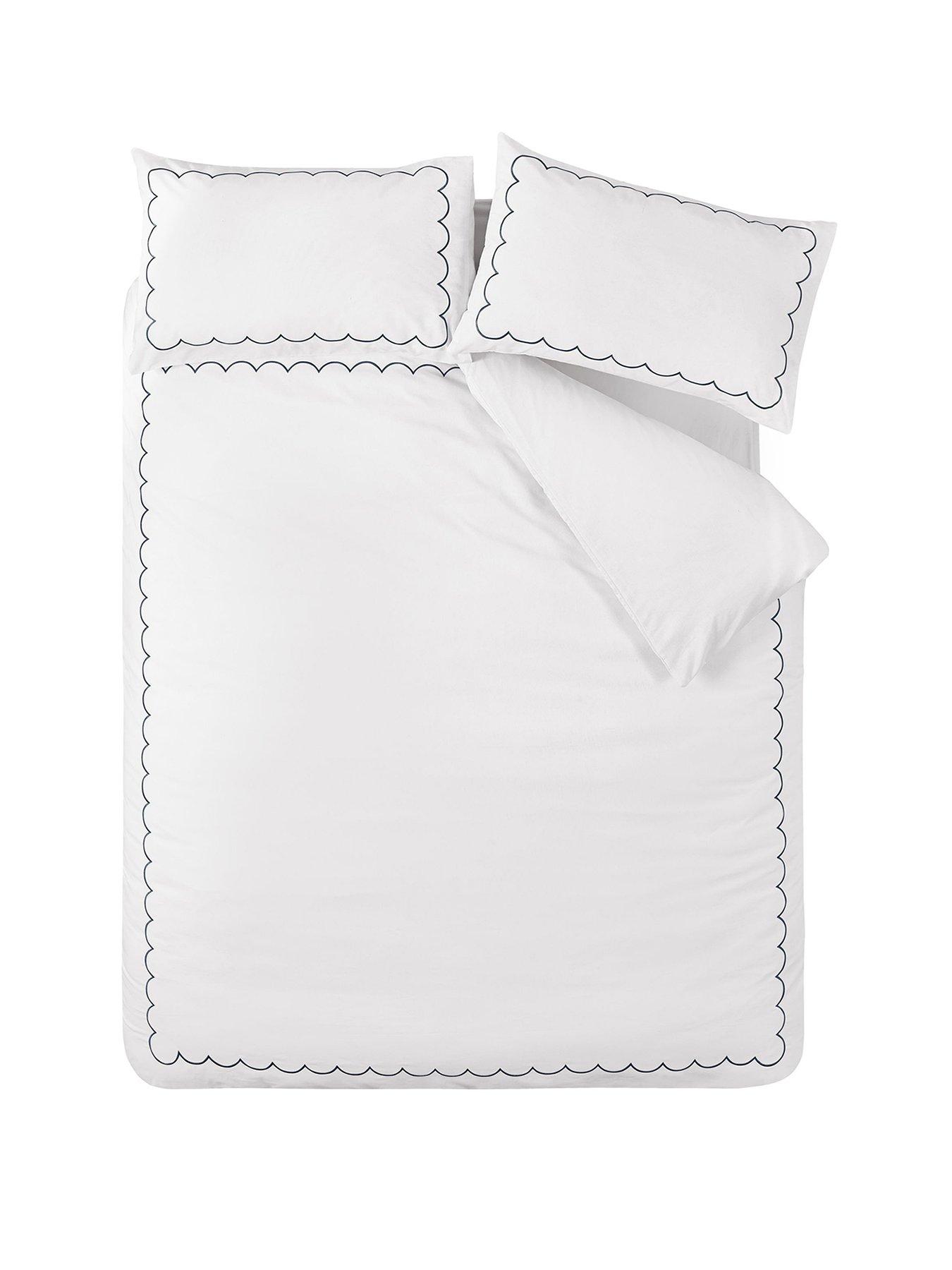 catherine-lansfield-scallop-border-duvet-cover-setstillFront