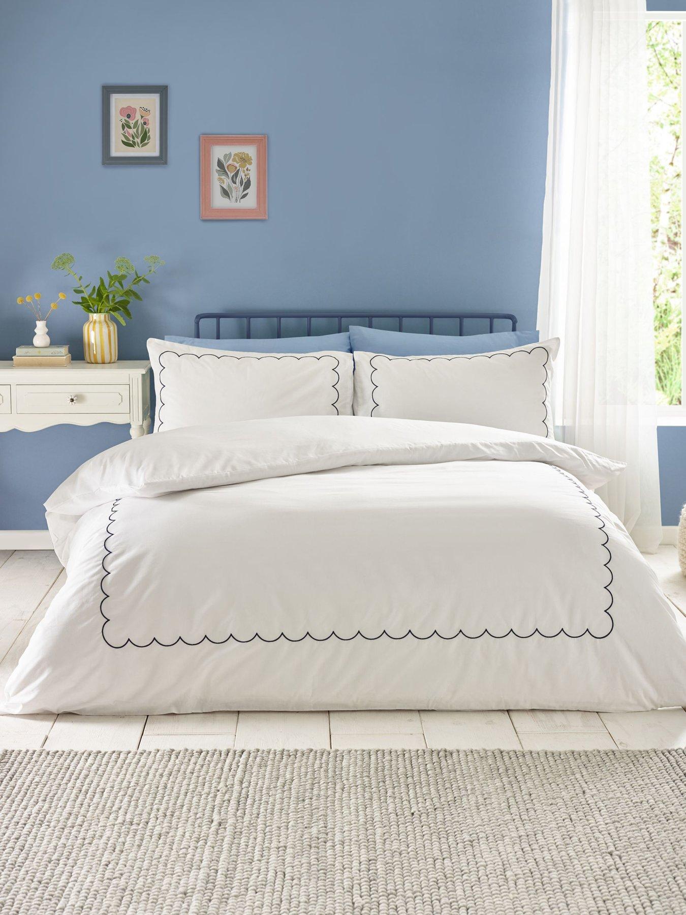 catherine-lansfield-scallop-border-duvet-cover-setback