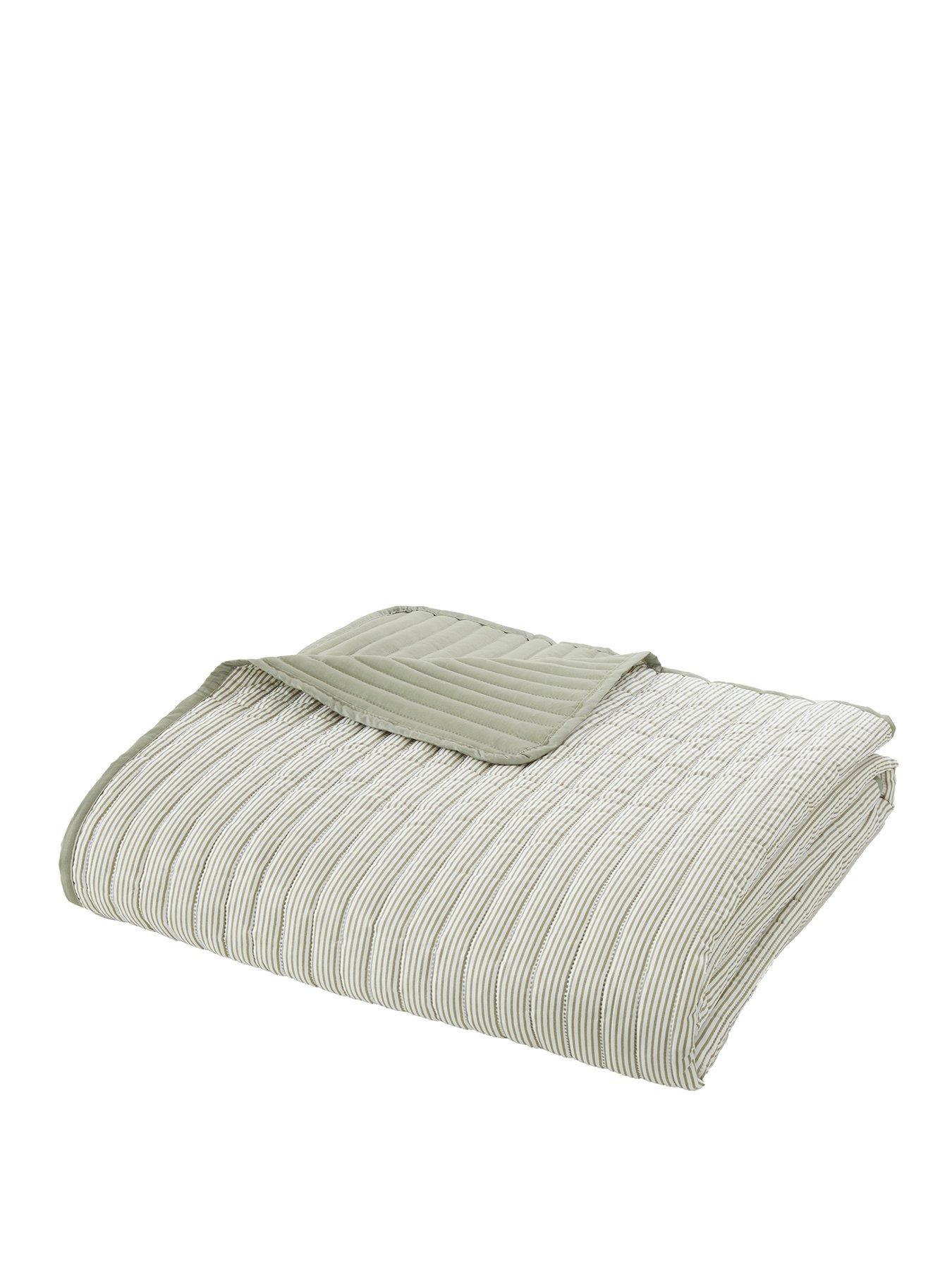 catherine-lansfield-stripe-bedspread--220x230cmstillFront