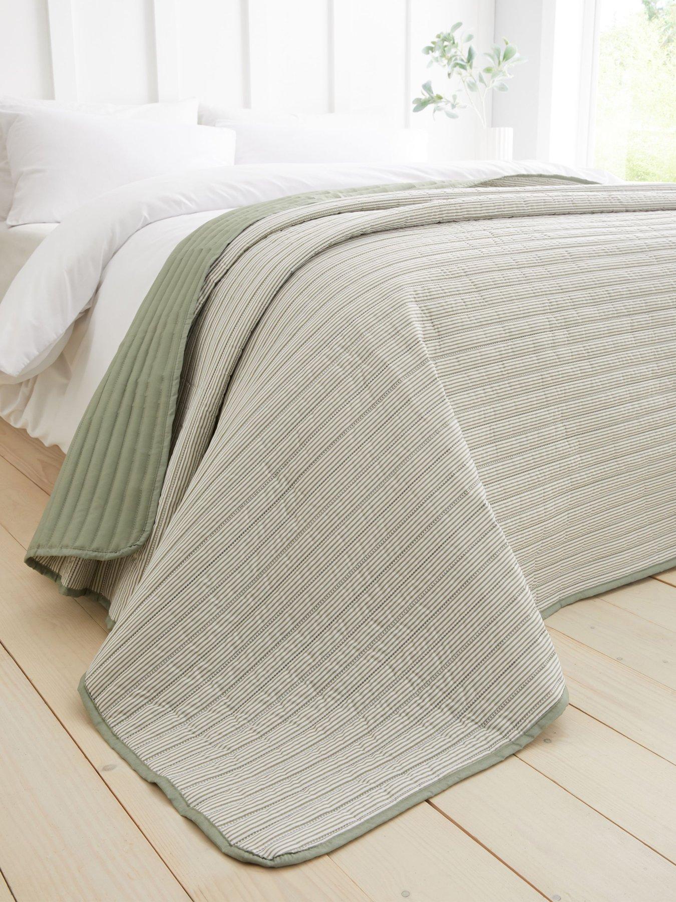 catherine-lansfield-stripe-bedspread--220x230cmback
