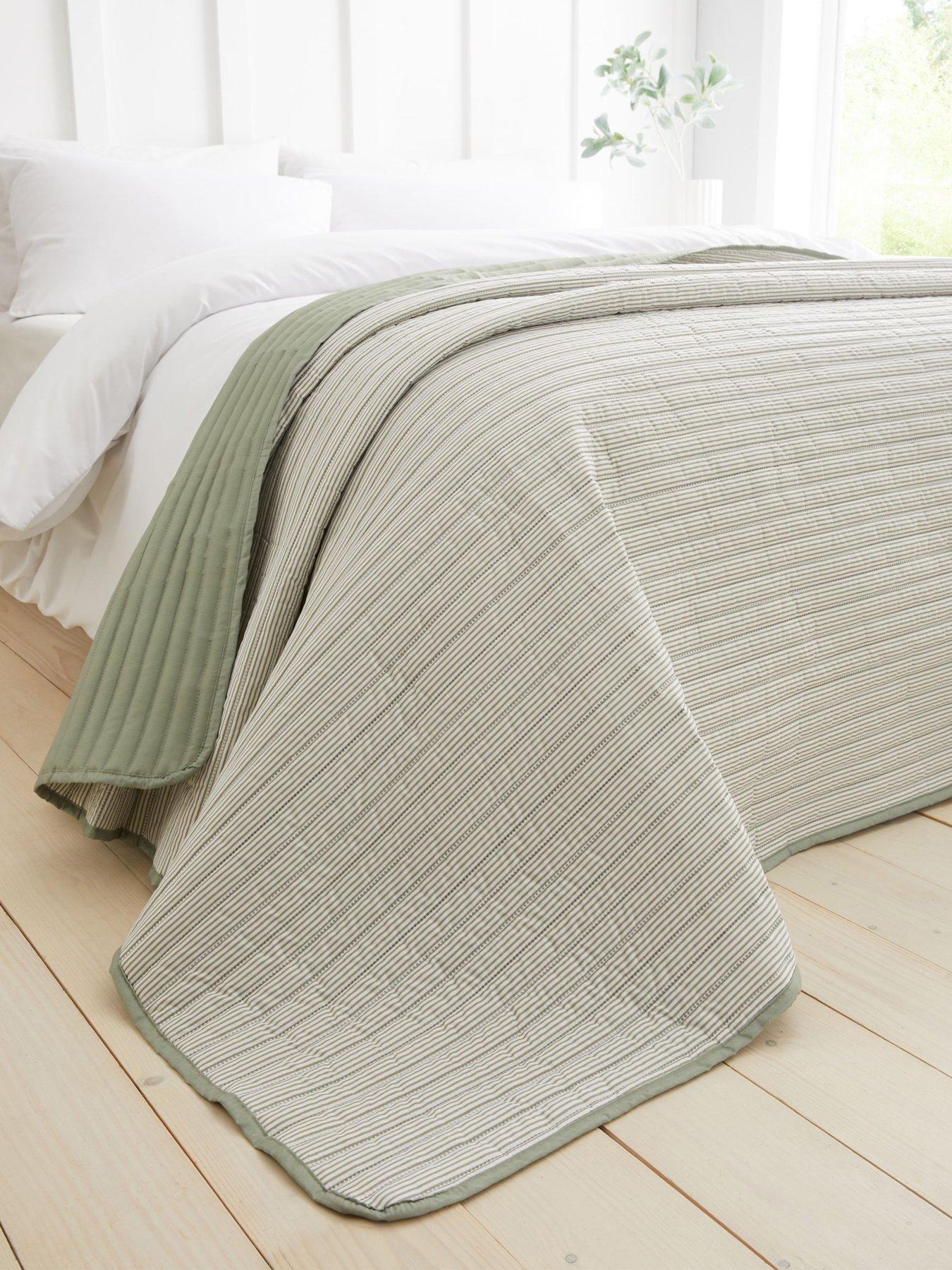 catherine-lansfield-stripe-bedspread-thrownbspback