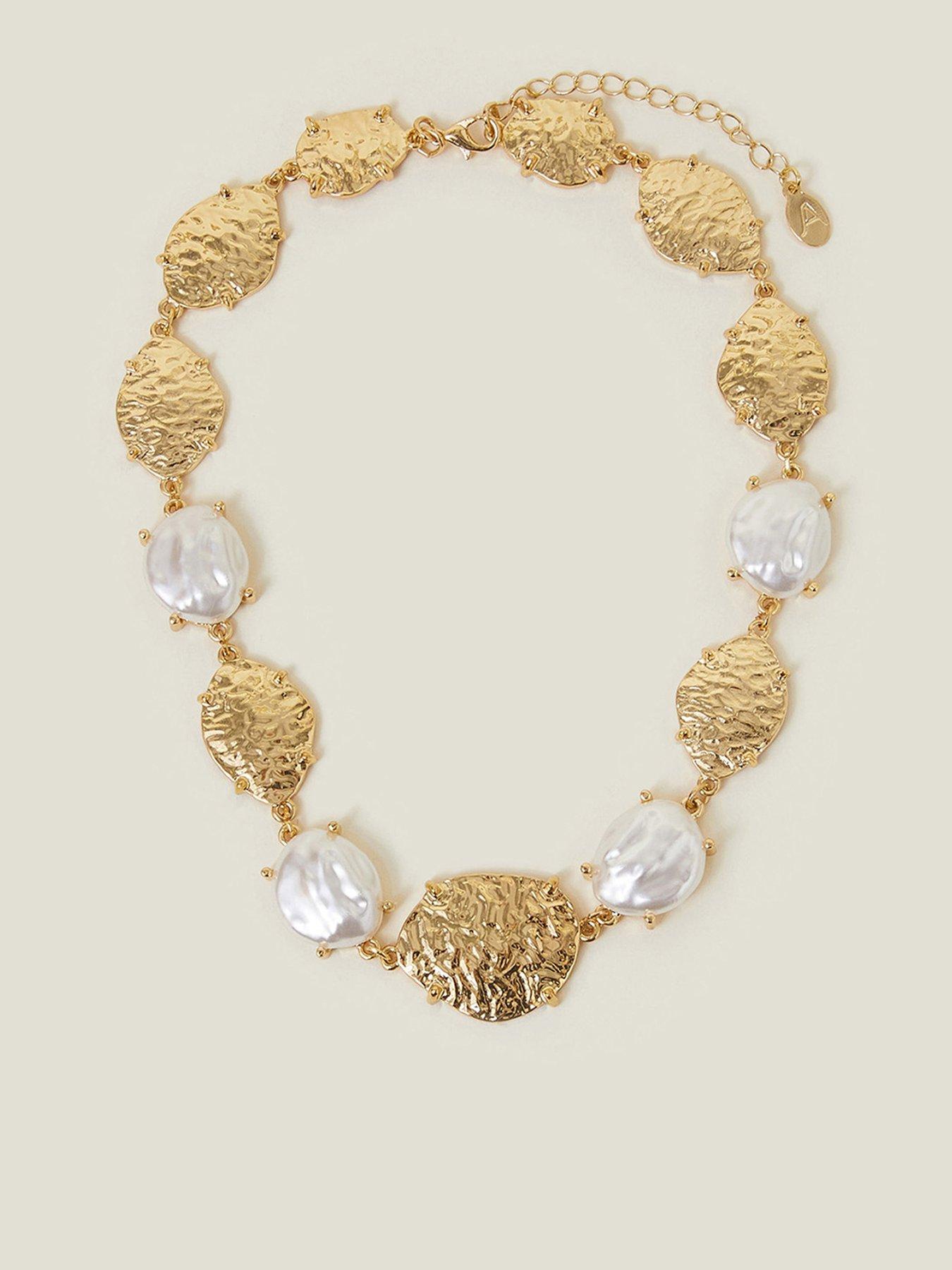 Image 1 of 3 of Accessorize Pearl Molten Disc Necklace