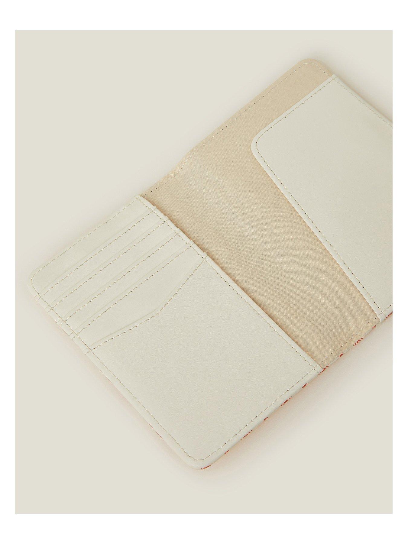 accessorize-palm-tree-passport-holder-naturaldetail