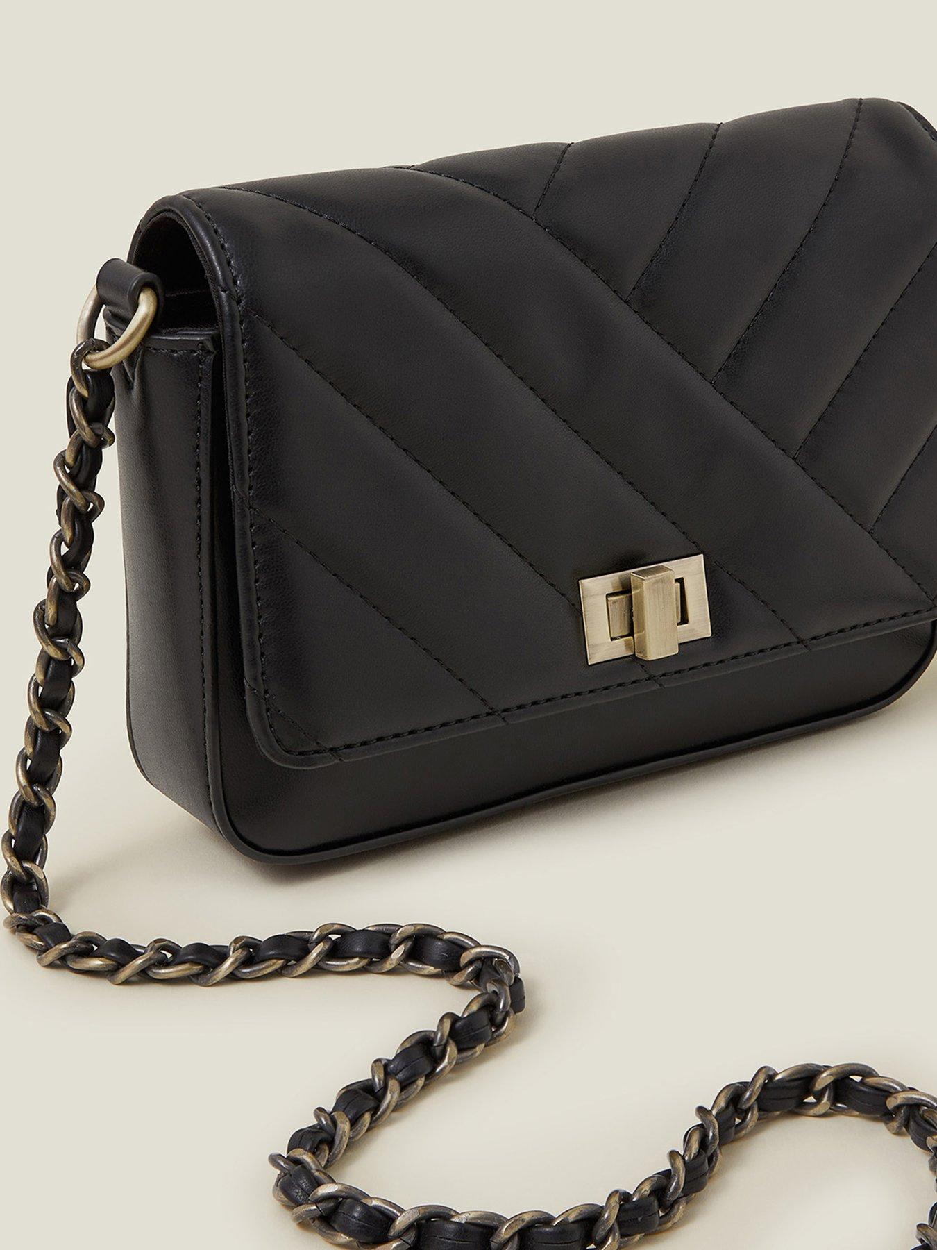 accessorize-chelsea-chain-x-body-bag-blackoutfit