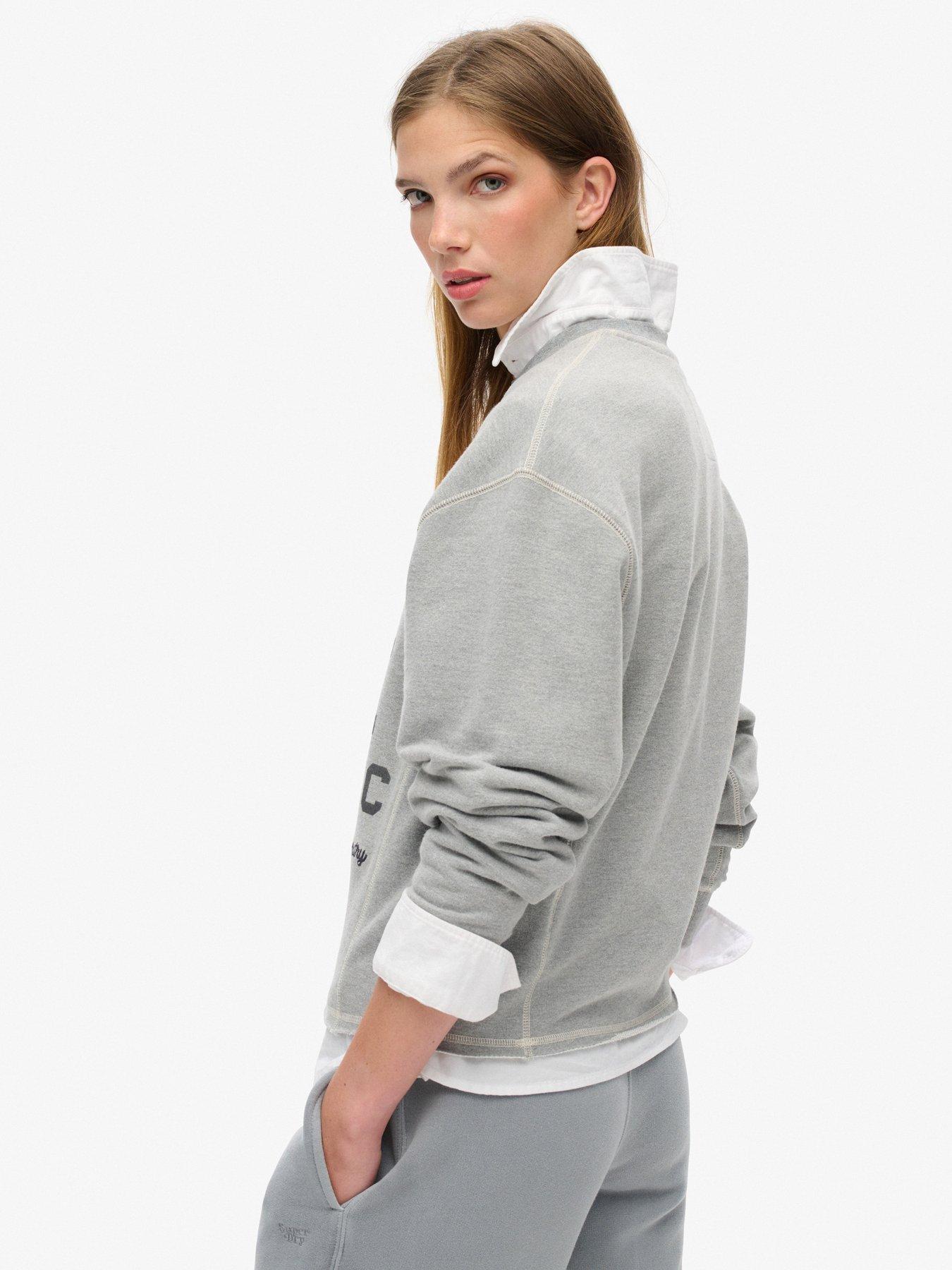 superdry-athletic-loose-crop-jumper-greyoutfit