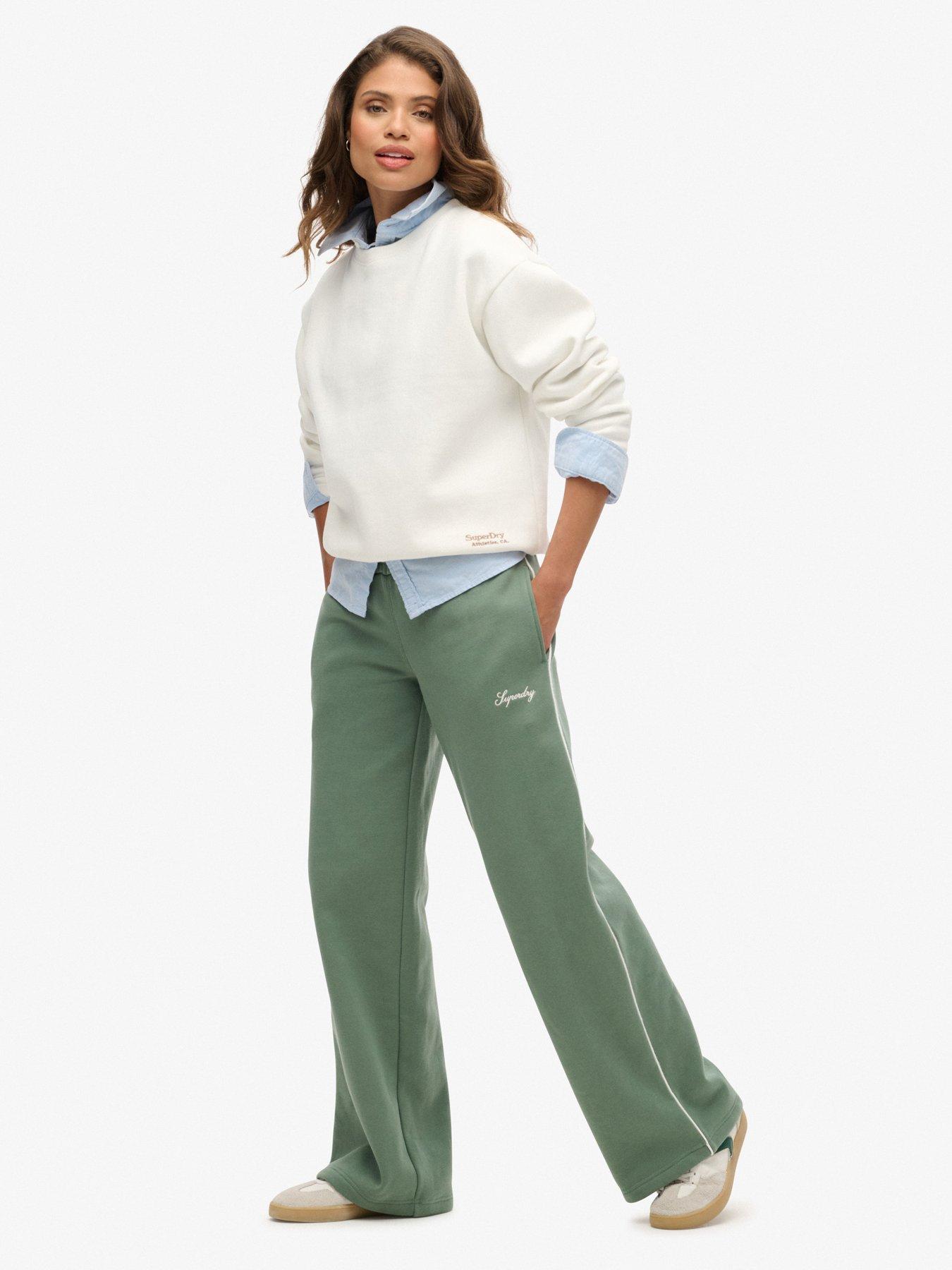 superdry-country-club-straight-leg-joggers-greenoutfit