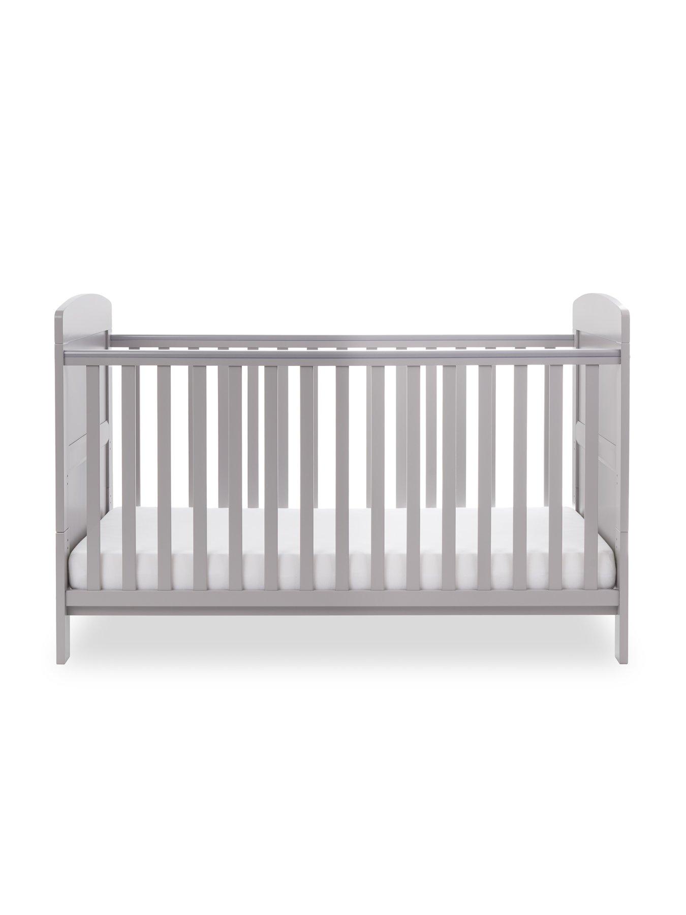 obaby-grace-cot-bed-fibre-mattress-warm-greyoutfit