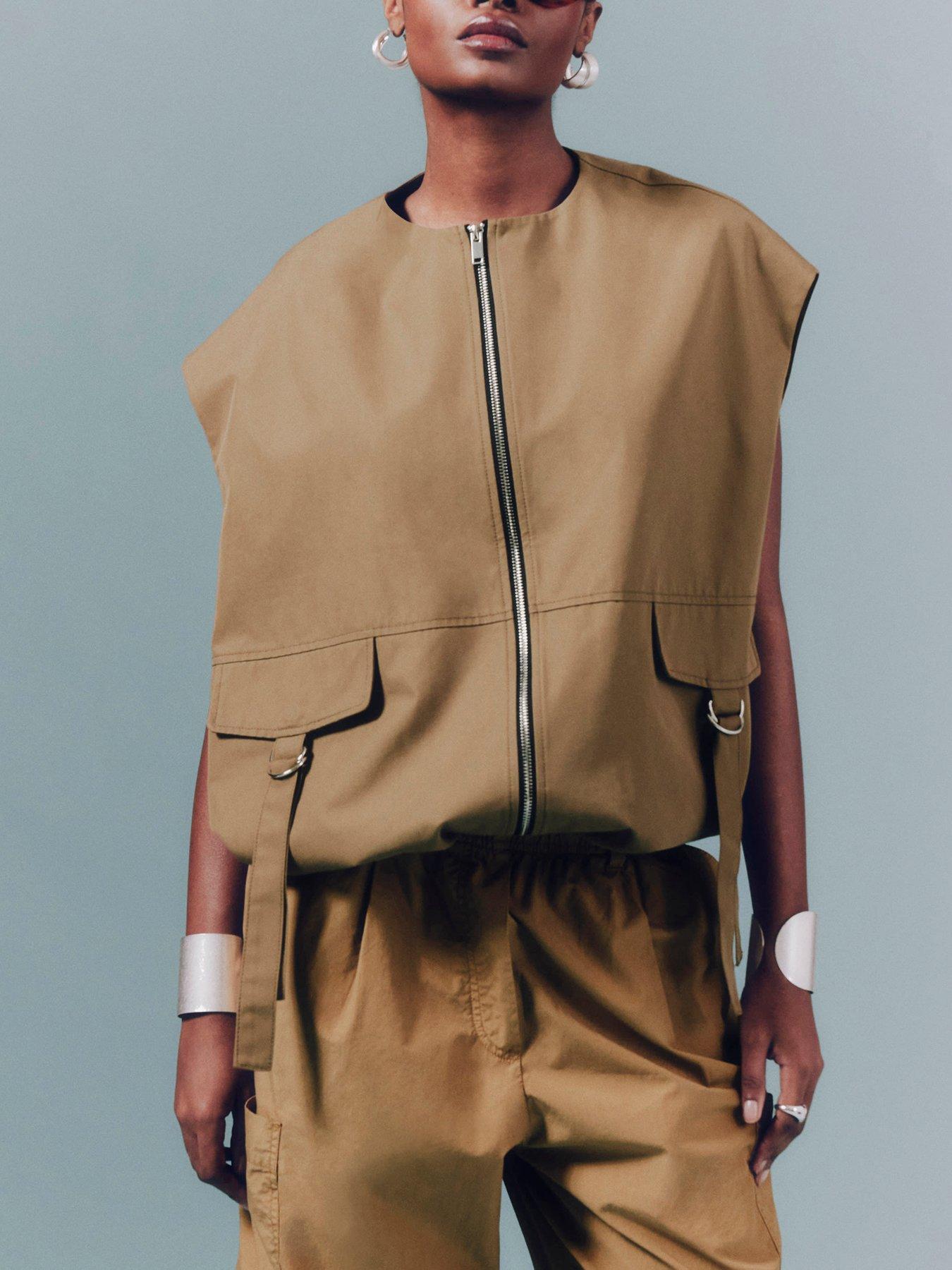 Image 6 of 6 of River Island Bubble Hem Gilet - Beige