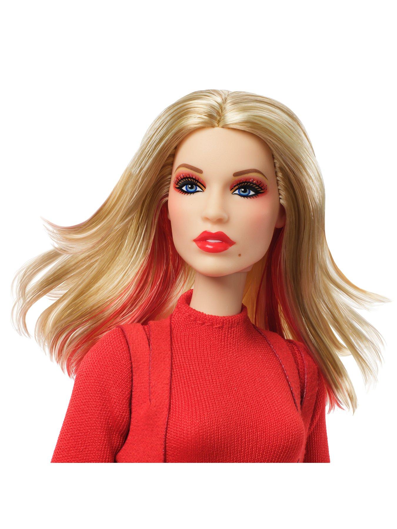 barbie-signature-kylie-minogue-dolloutfit