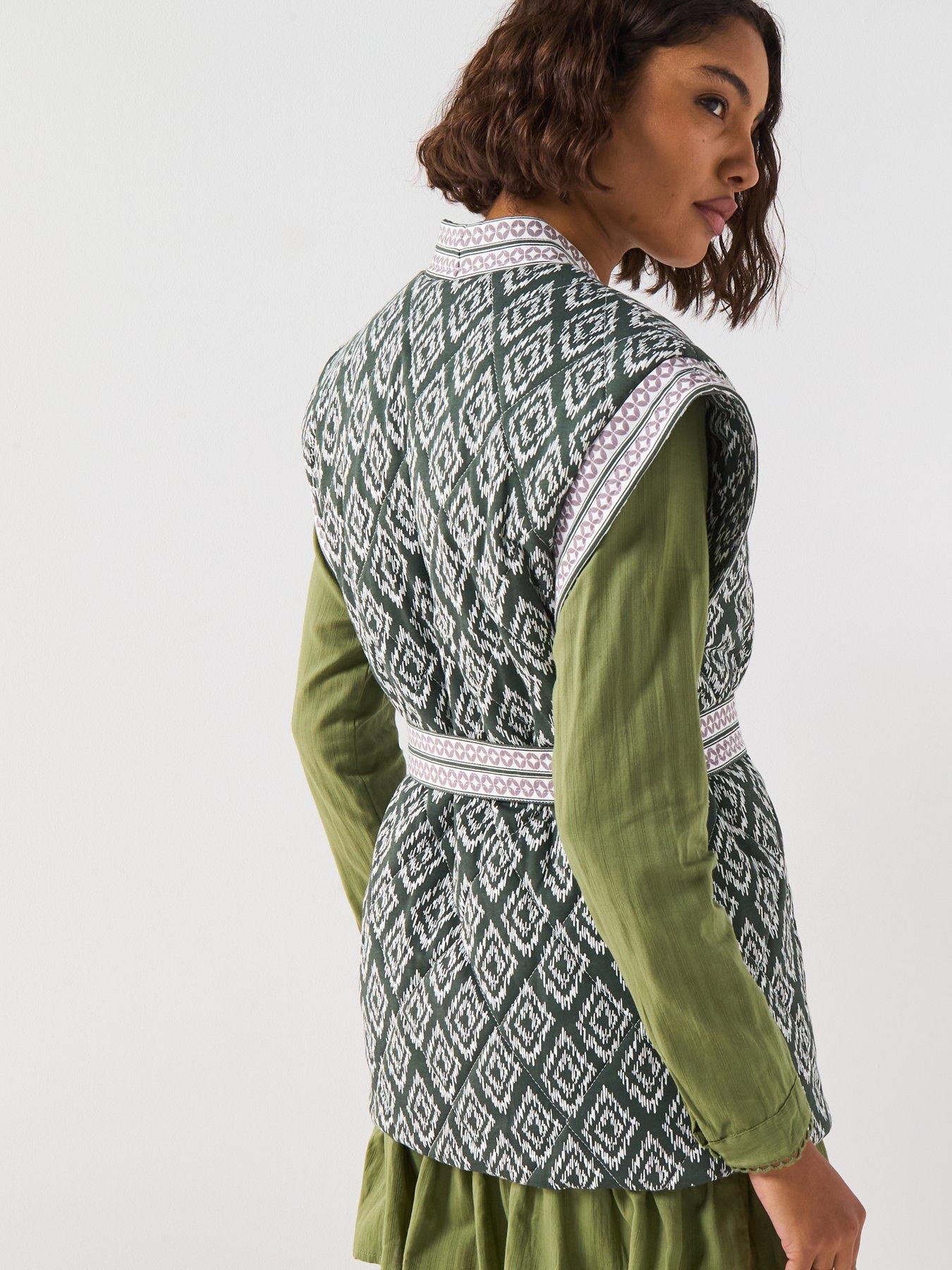 v-by-very-printed-wrap-gillet-greenstillFront