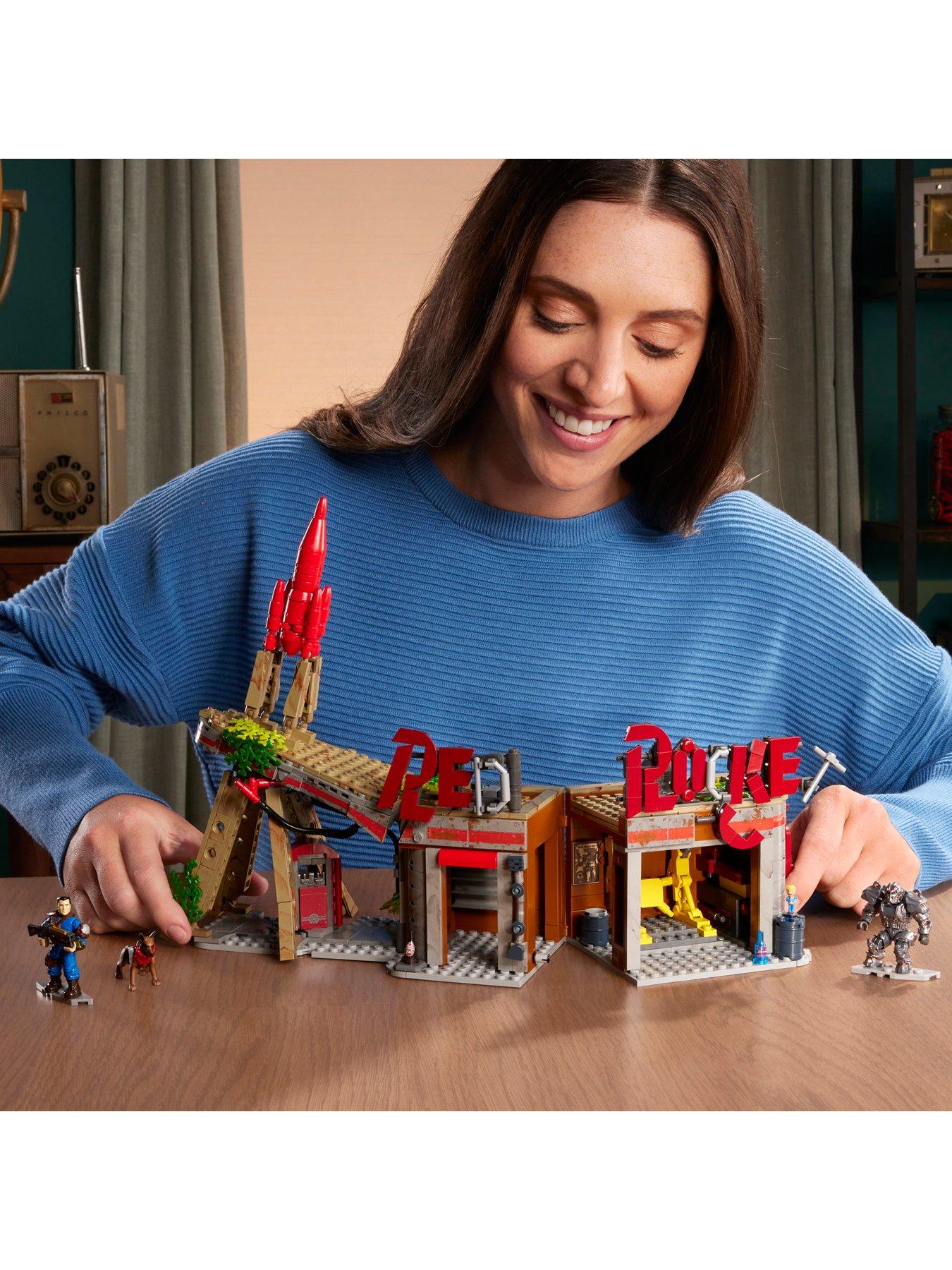 Image 2 of 8 of MEGA Fallout Red Rocket Building Toy Kit with 2 Action Figures (824 Pieces) for Collectors