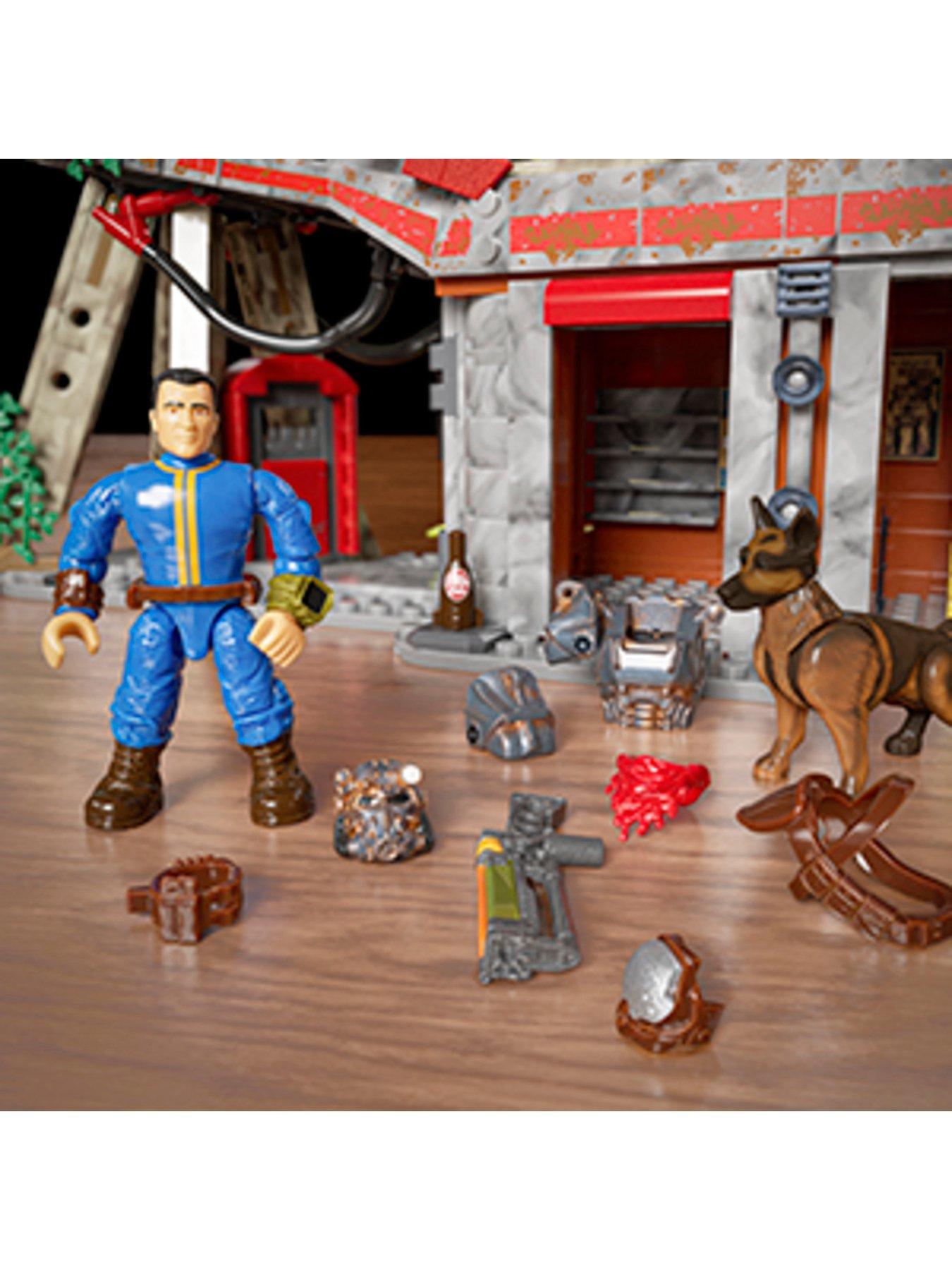 Image 6 of 8 of MEGA Fallout Red Rocket Building Toy Kit with 2 Action Figures (824 Pieces) for Collectors